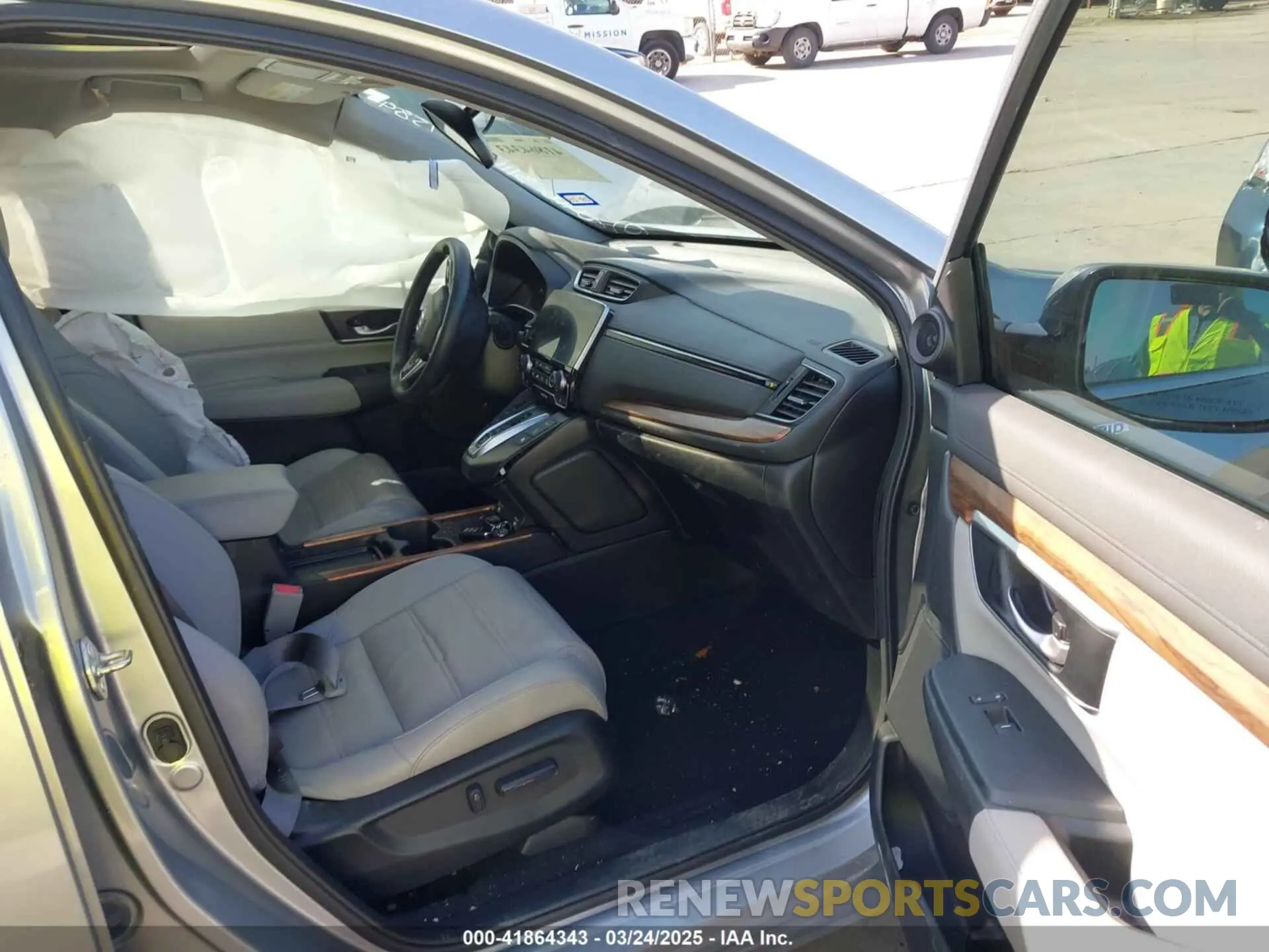 5 Photograph of a damaged car 7FART6H94LE017589 HONDA CR-V 2020