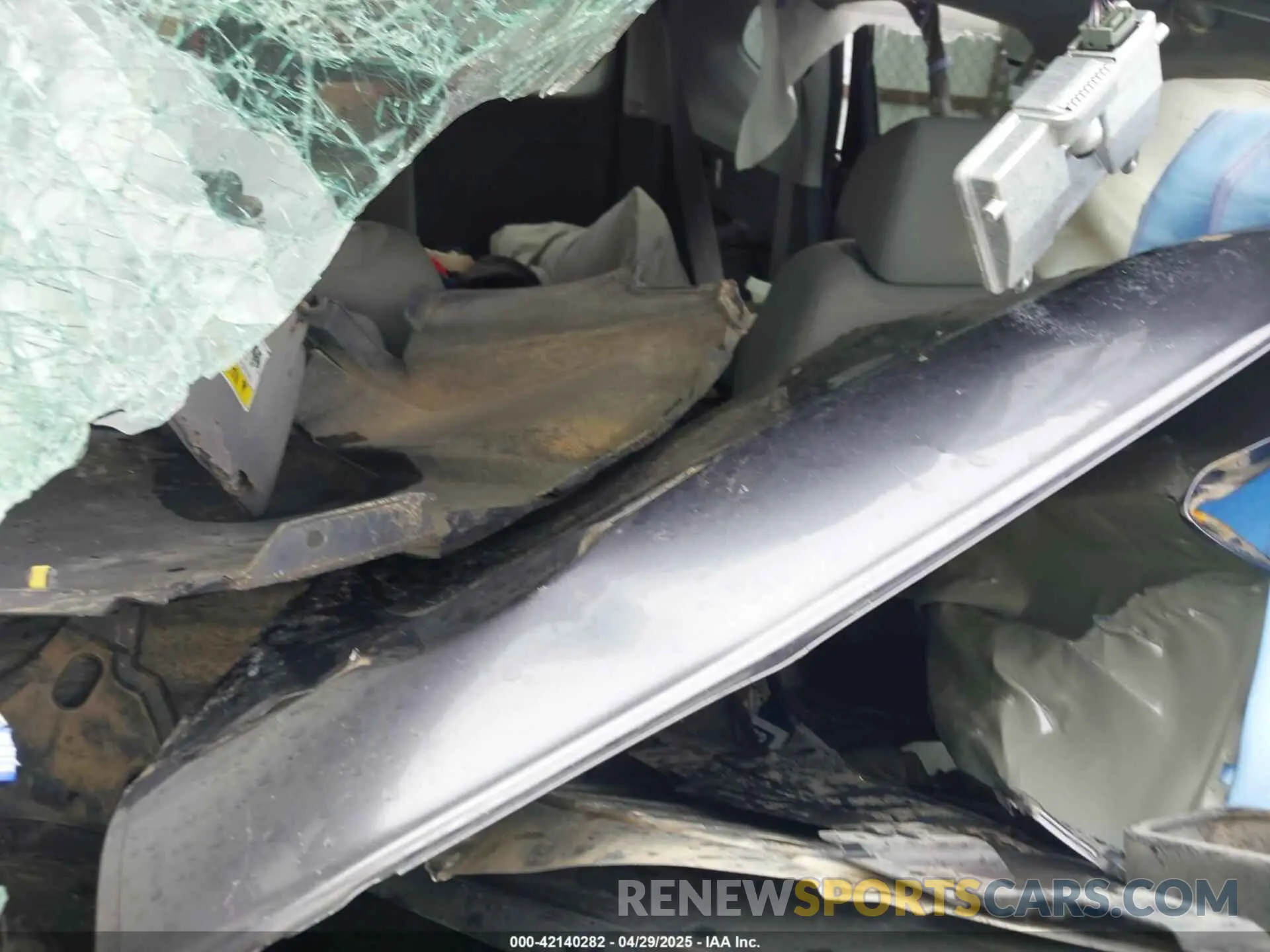 5 Photograph of a damaged car 7FARW1H55LE021819 HONDA CR-V 2020