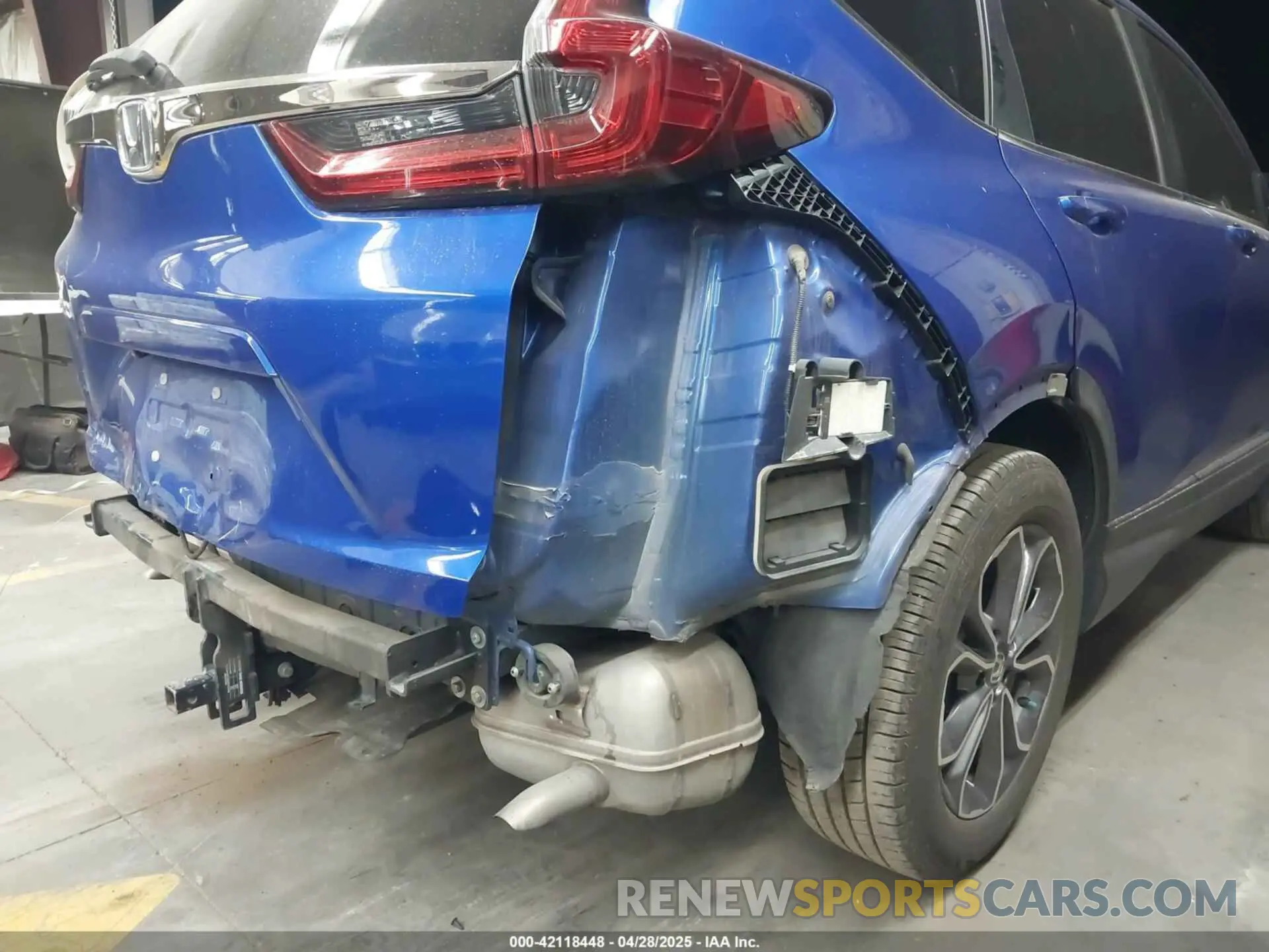 6 Photograph of a damaged car 7FARW1H56LE009257 HONDA CR-V 2020