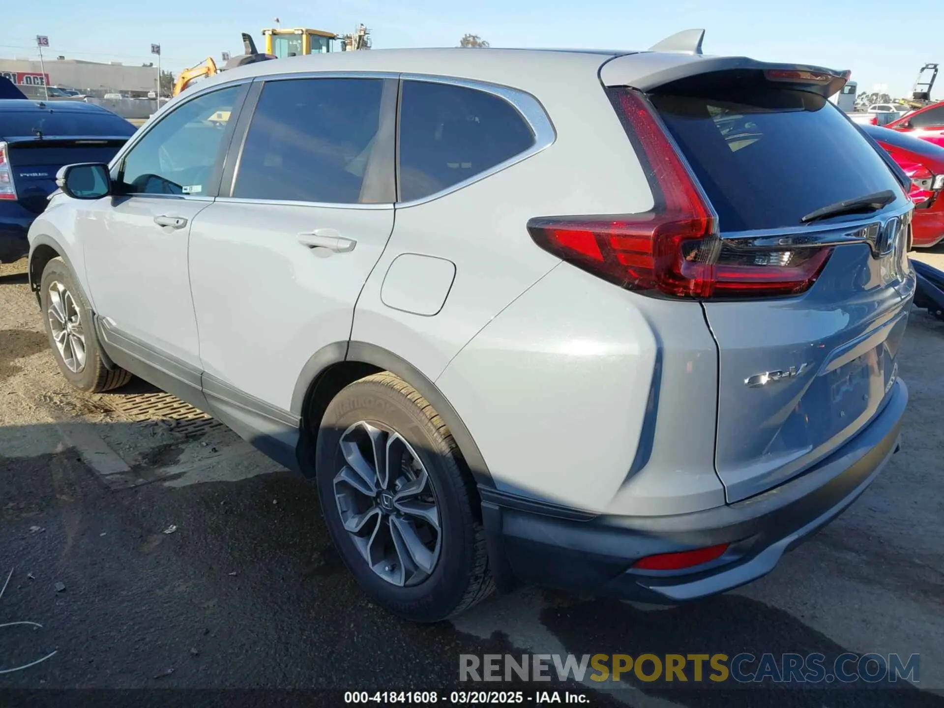 3 Photograph of a damaged car 7FARW1H58LE003895 HONDA CR-V 2020