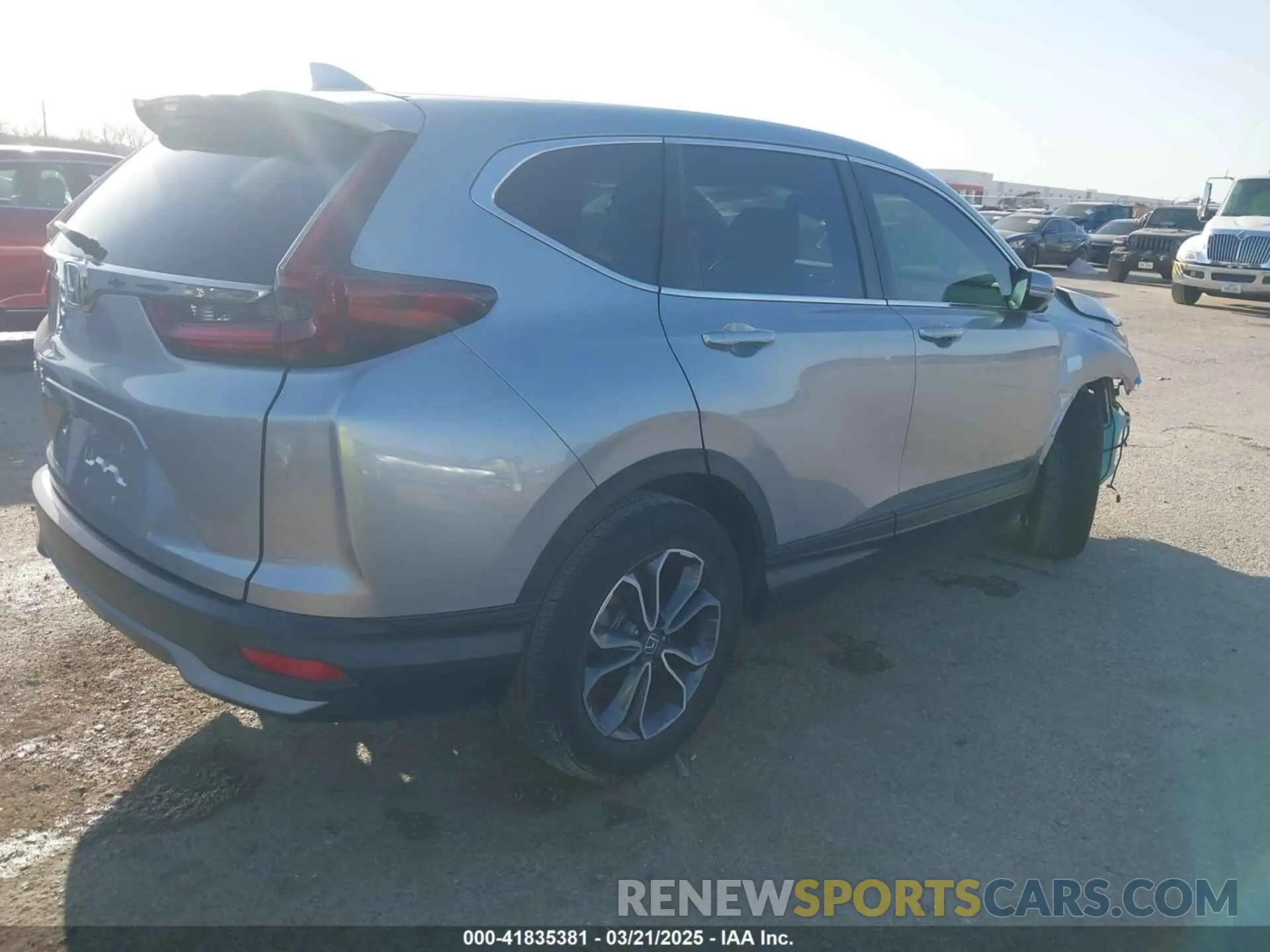 4 Photograph of a damaged car 7FARW1H87LE000108 HONDA CR-V 2020