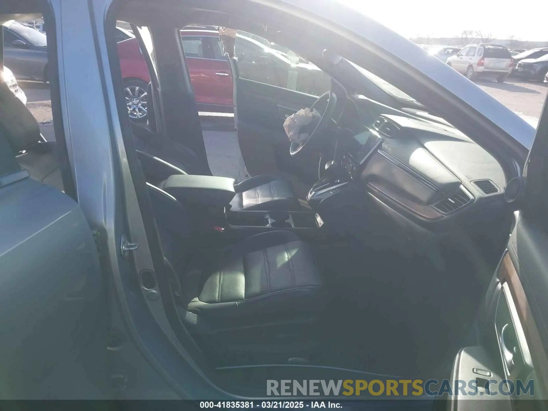 5 Photograph of a damaged car 7FARW1H87LE000108 HONDA CR-V 2020
