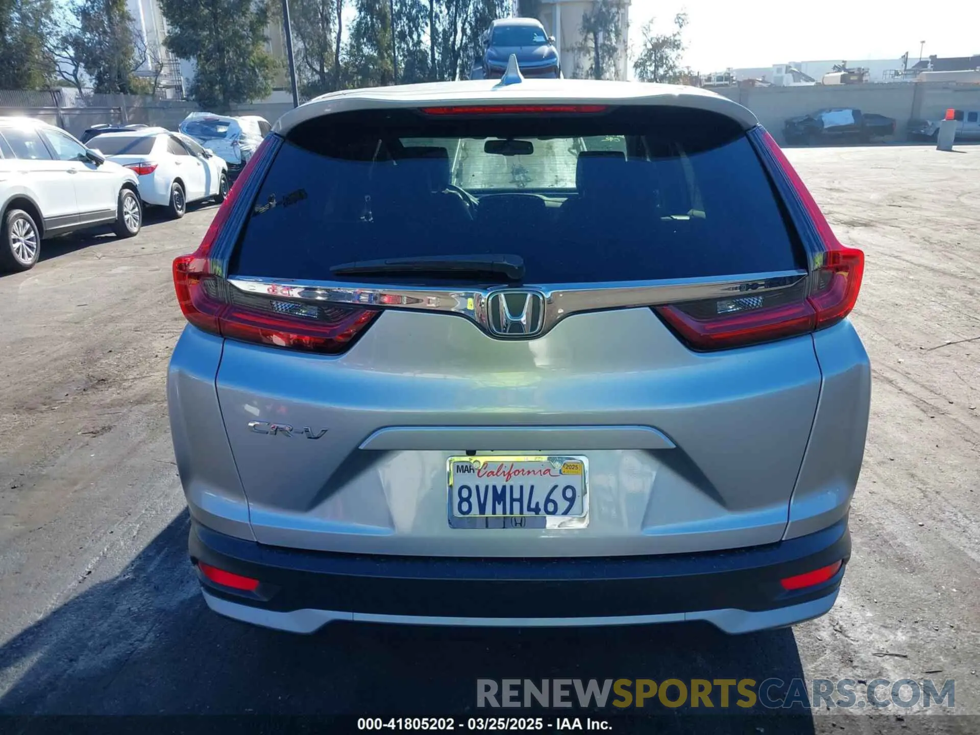 17 Photograph of a damaged car 7FARW1H88LE019461 HONDA CR-V 2020