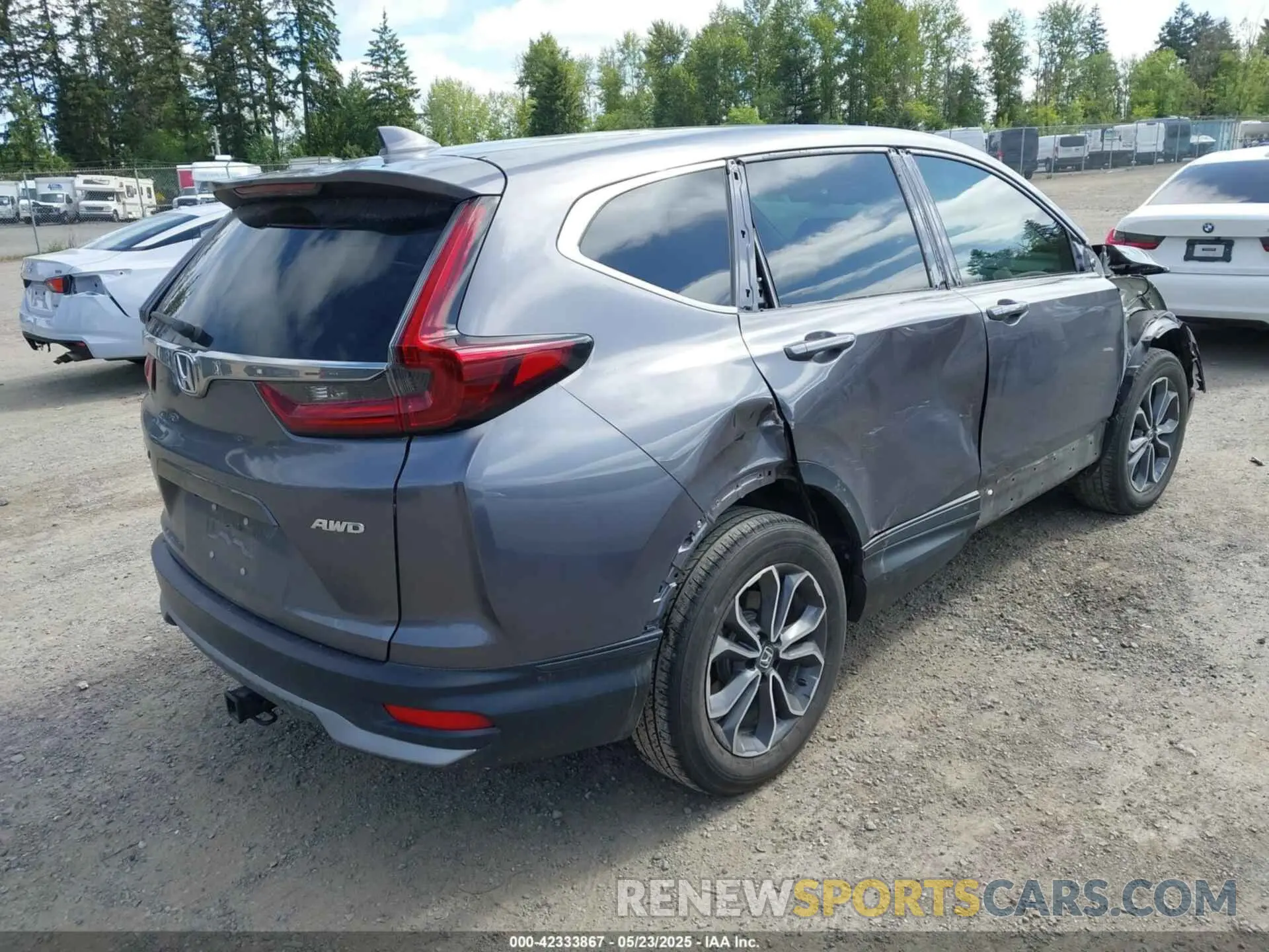 4 Photograph of a damaged car 7FARW2H82LE003469 HONDA CR-V 2020
