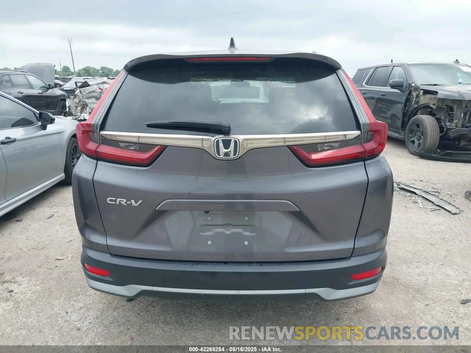 16 Photograph of a damaged car 2HKRW1H51MH403599 HONDA CR-V 2021