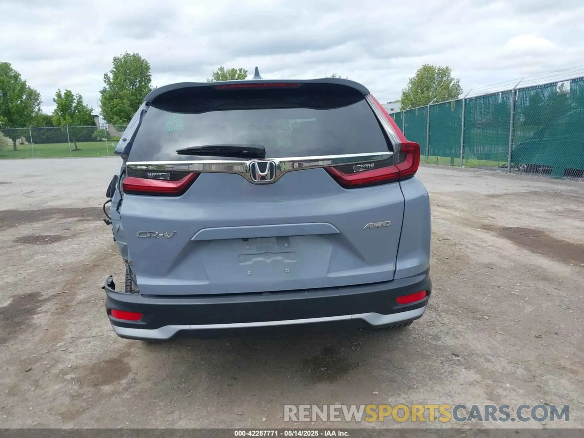 17 Photograph of a damaged car 2HKRW2H55MH628744 HONDA CR-V 2021