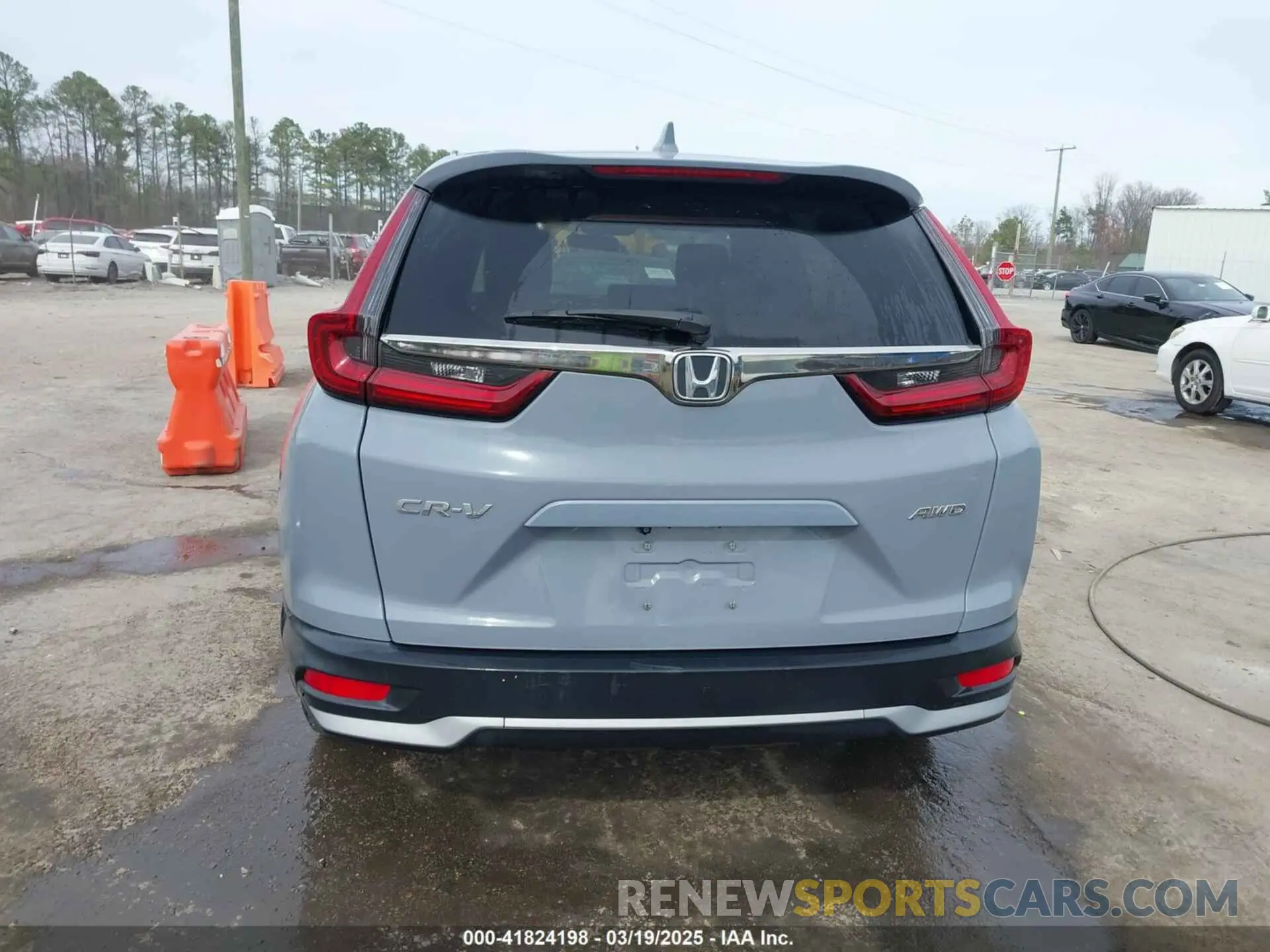 17 Photograph of a damaged car 2HKRW2H57MH618300 HONDA CR-V 2021