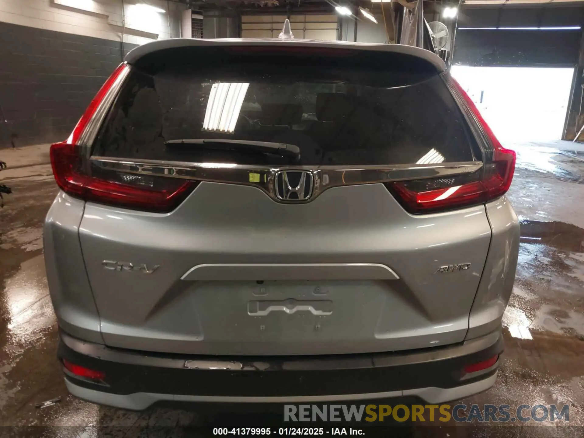 17 Photograph of a damaged car 2HKRW2H58MH635915 HONDA CR-V 2021