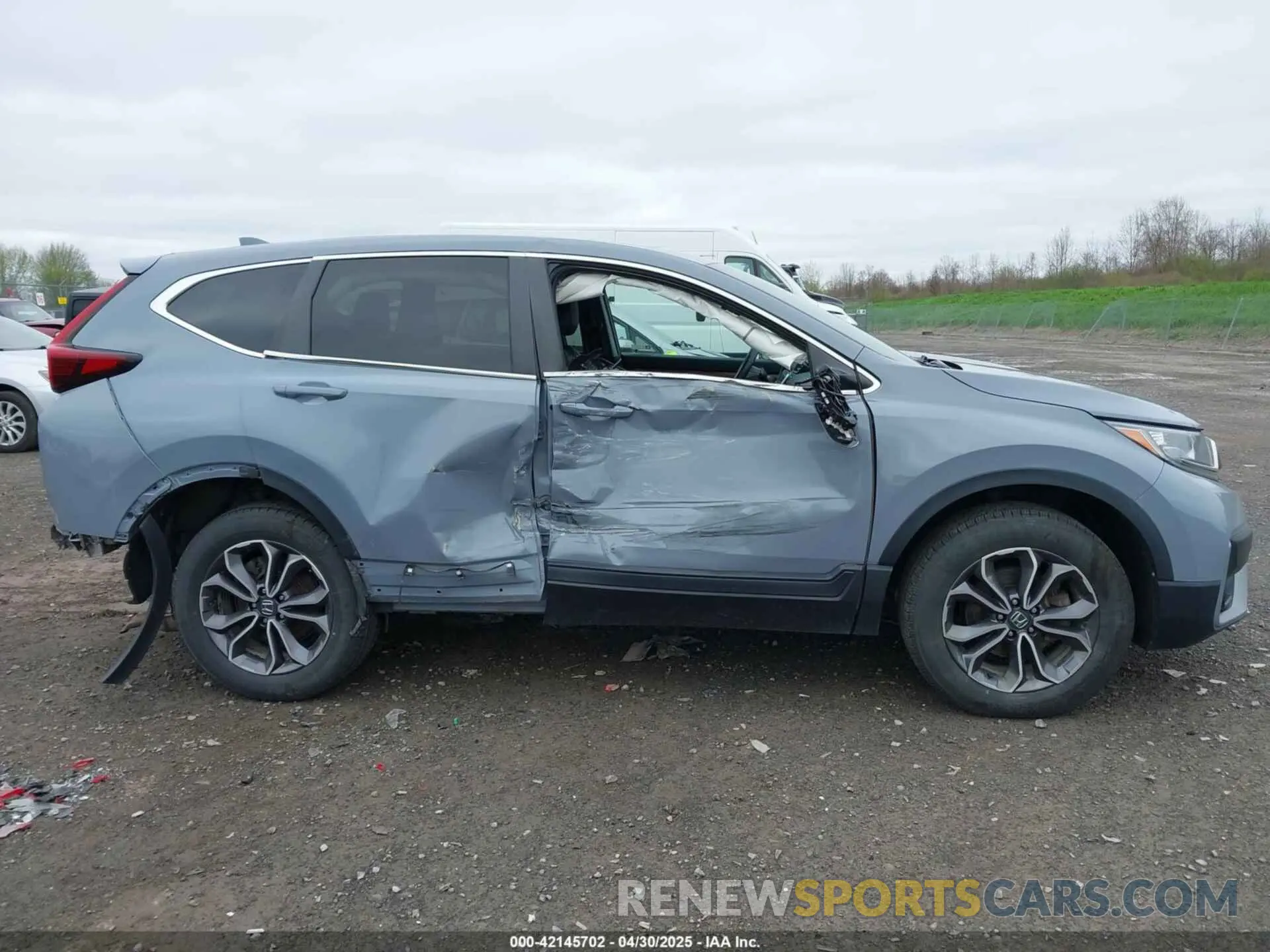 14 Photograph of a damaged car 2HKRW2H81MH617945 HONDA CR-V 2021