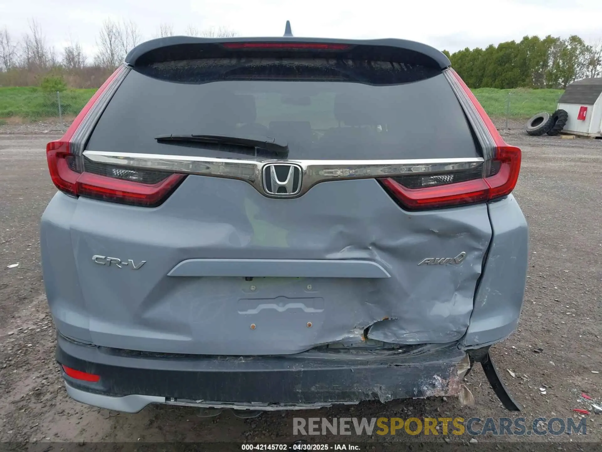 17 Photograph of a damaged car 2HKRW2H81MH617945 HONDA CR-V 2021