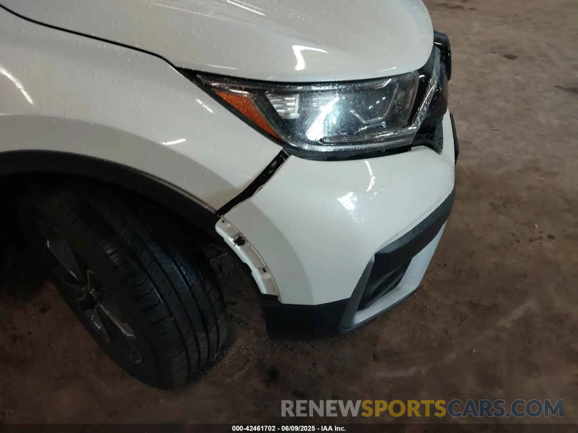 17 Photograph of a damaged car 2HKRW2H84MH676293 HONDA CR-V 2021