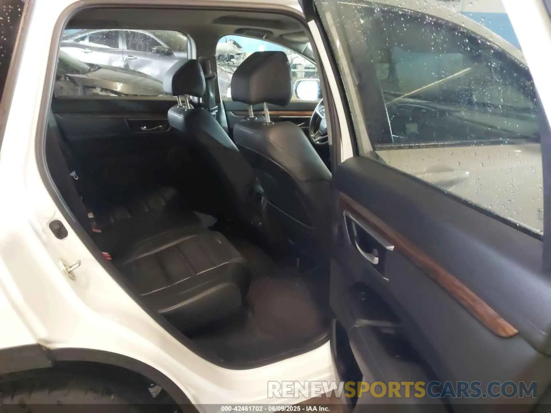 8 Photograph of a damaged car 2HKRW2H84MH676293 HONDA CR-V 2021