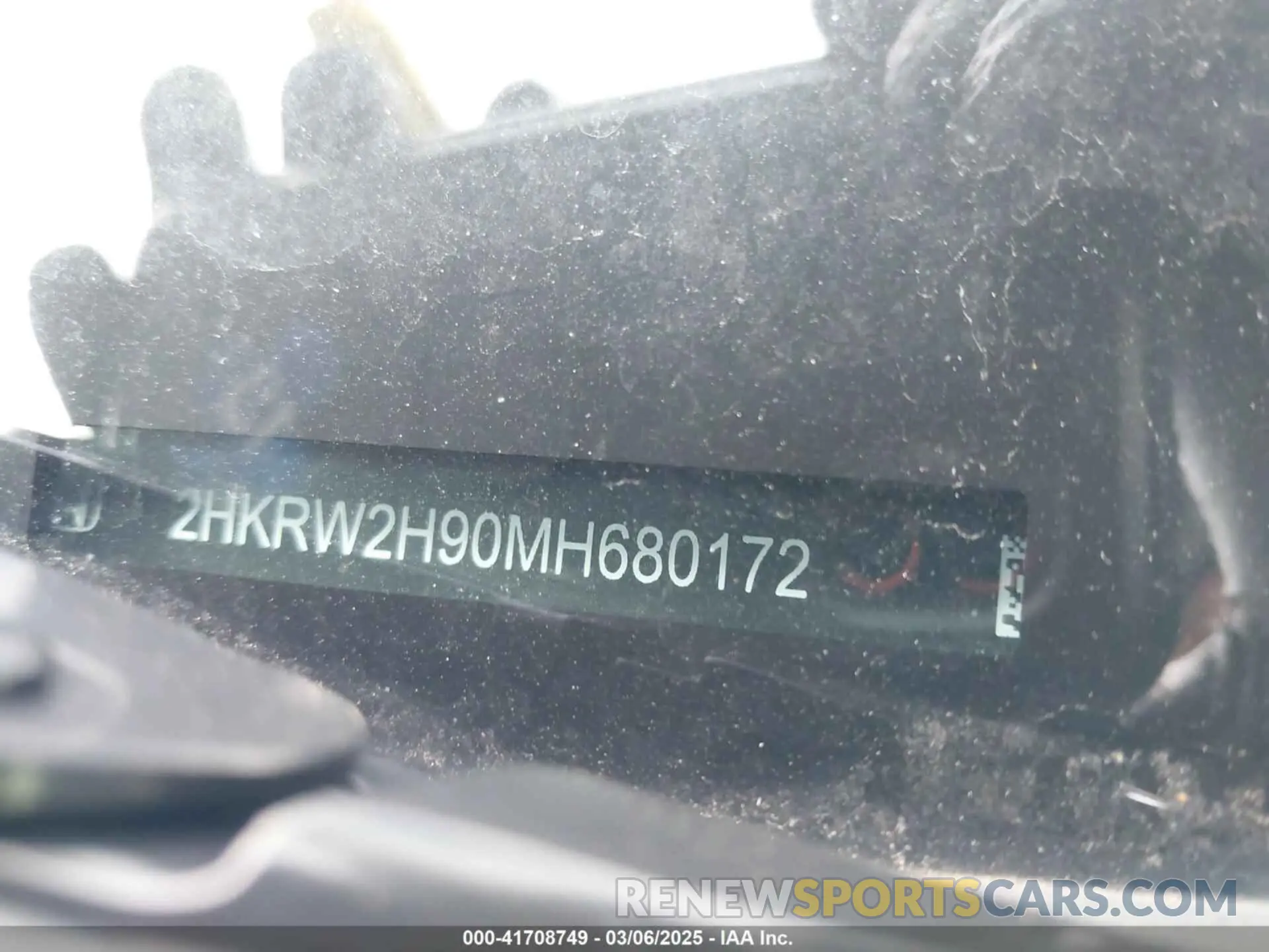 17 Photograph of a damaged car 2HKRW2H90MH680172 HONDA CR-V 2021