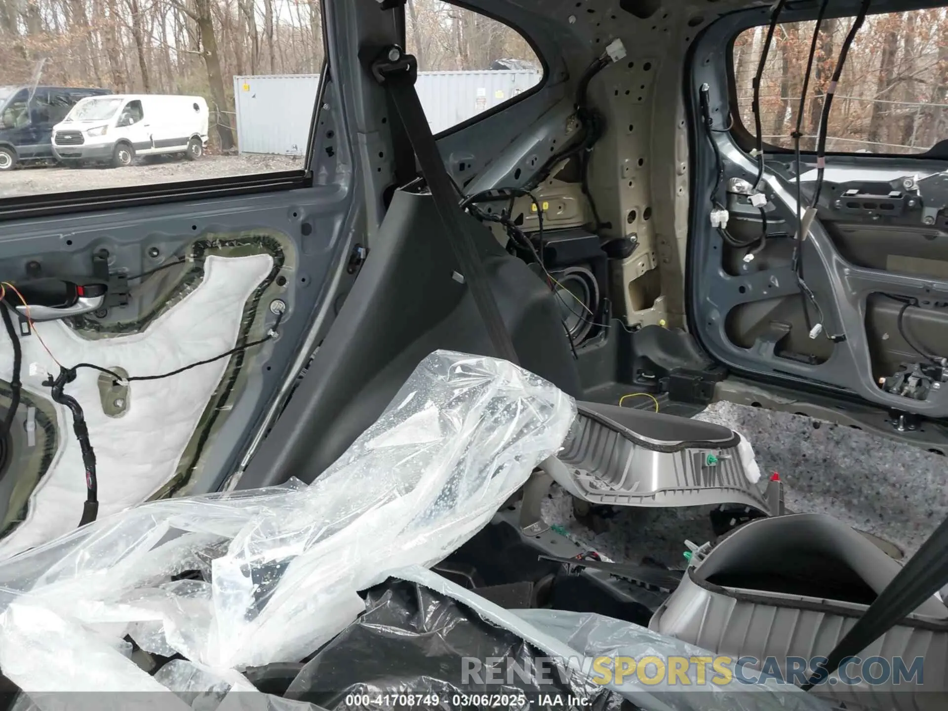 8 Photograph of a damaged car 2HKRW2H90MH680172 HONDA CR-V 2021