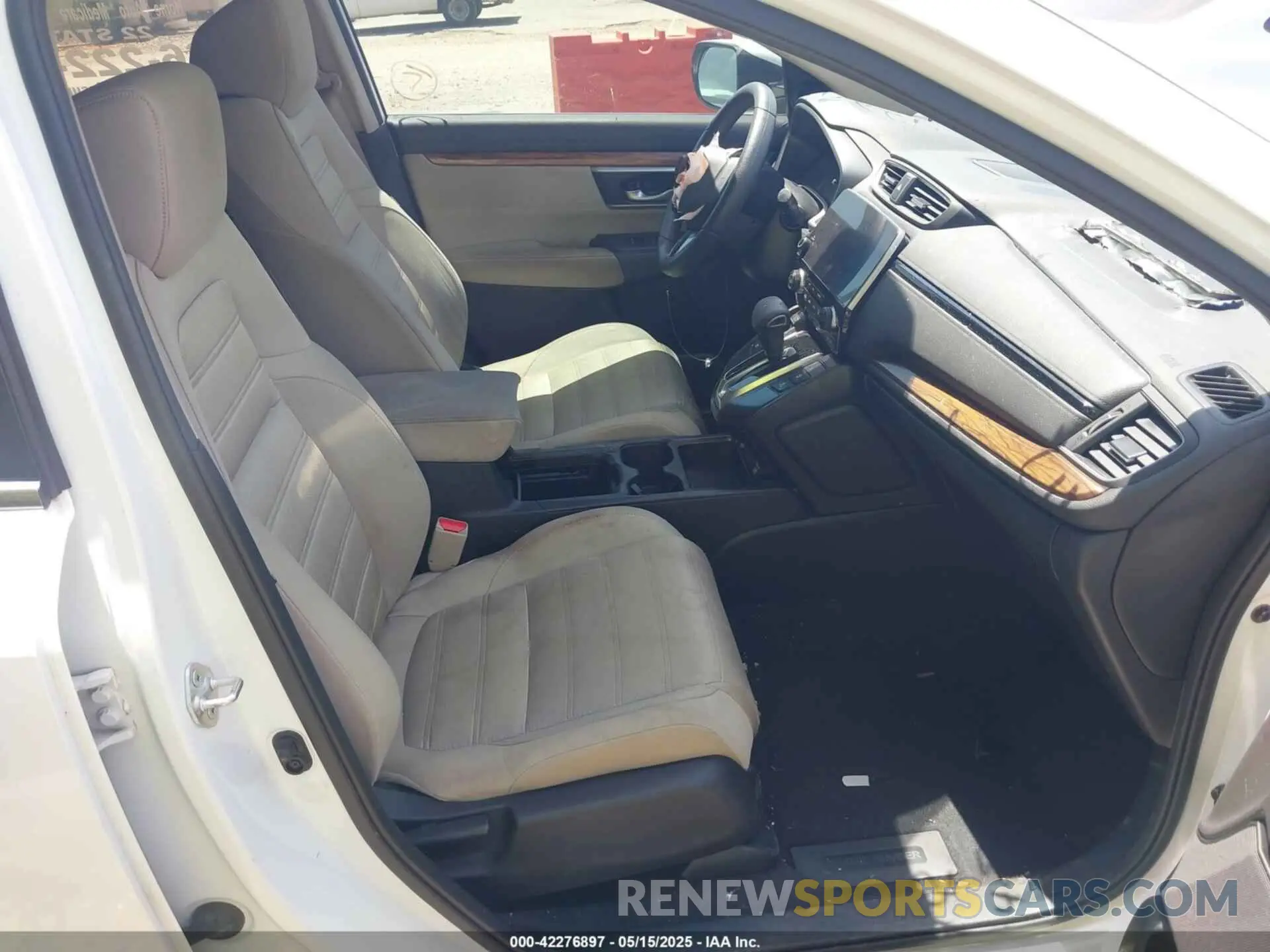 5 Photograph of a damaged car 5J6RW1H54MA013615 HONDA CR-V 2021
