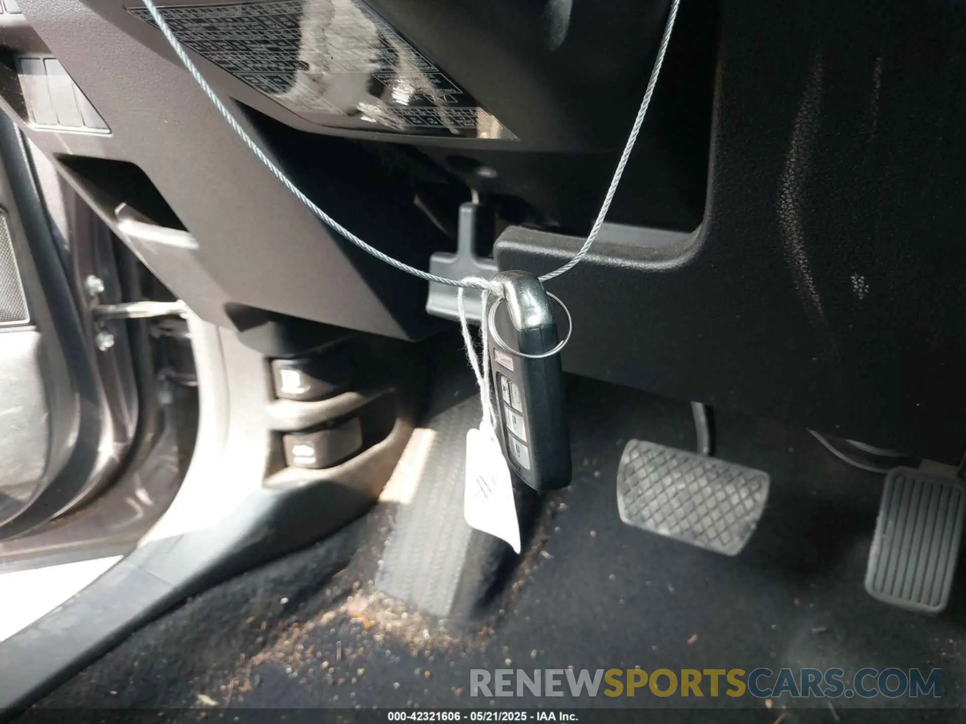 11 Photograph of a damaged car 5J6RW2H50MA007140 HONDA CR-V 2021