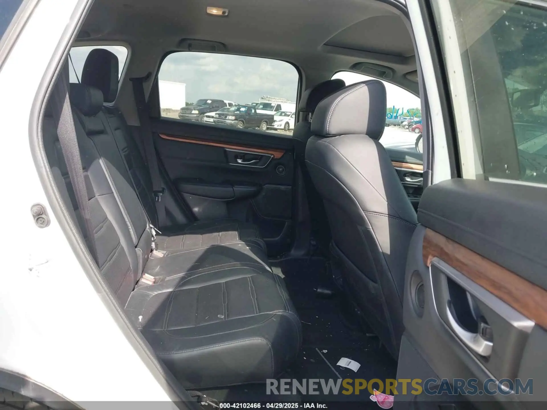 8 Photograph of a damaged car 5J6RW2H88ML010284 HONDA CR-V 2021