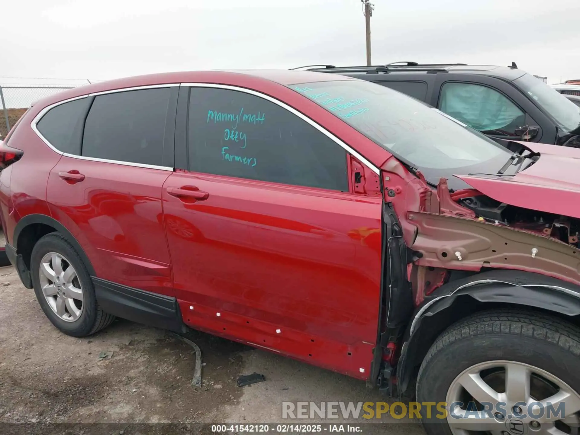 13 Photograph of a damaged car 2HKRW1H59NH405702 HONDA CR-V 2022