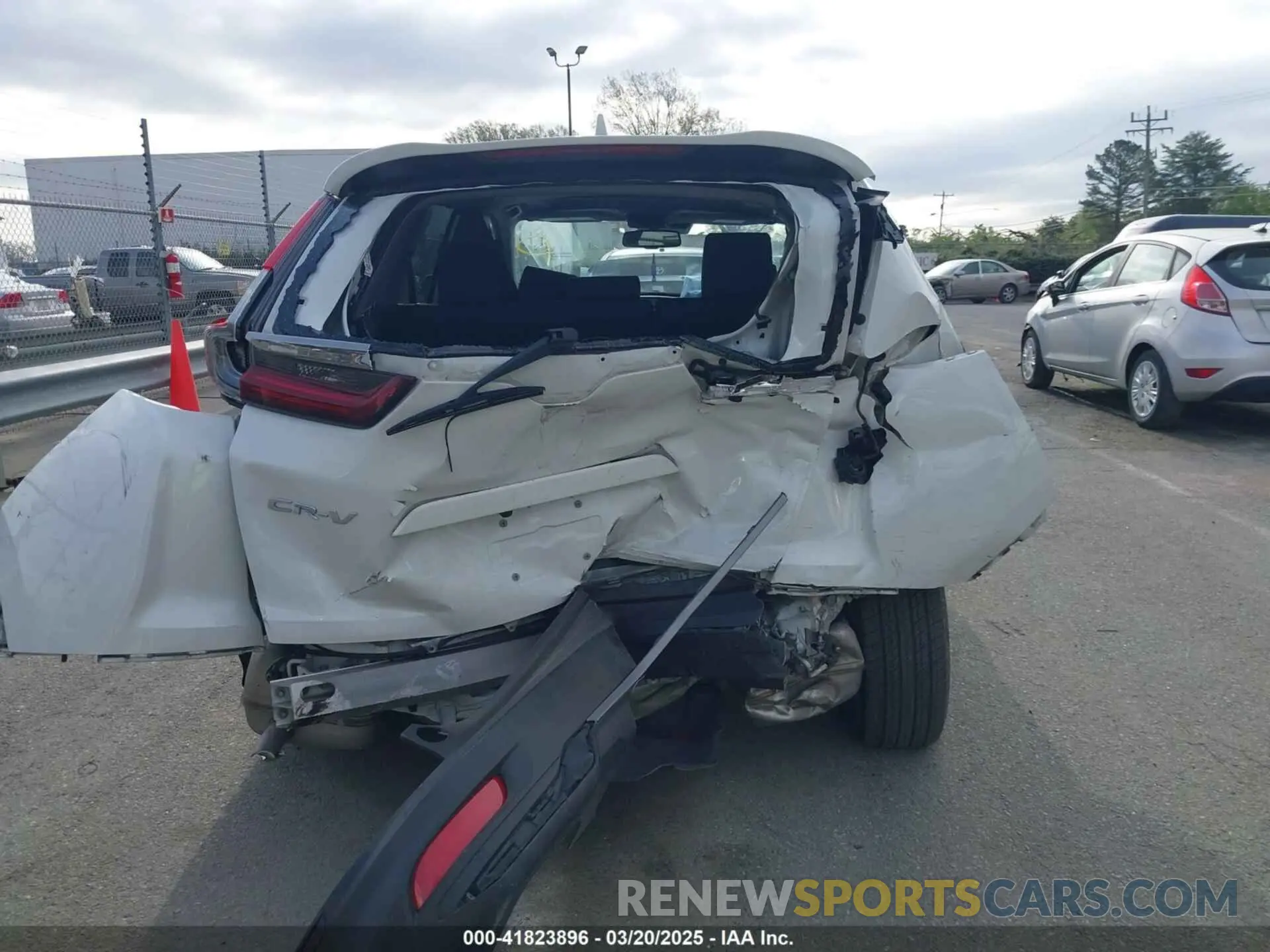 15 Photograph of a damaged car 2HKRW1H89NH409209 HONDA CR-V 2022