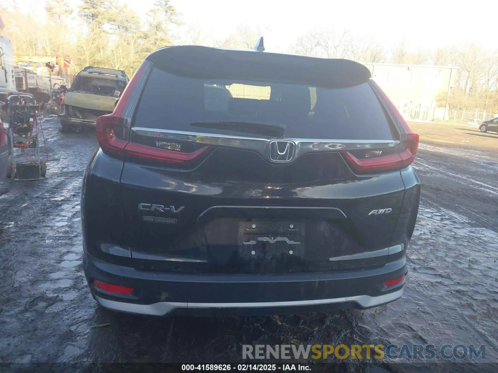 17 Photograph of a damaged car 2HKRW2H55NH606843 HONDA CR-V 2022