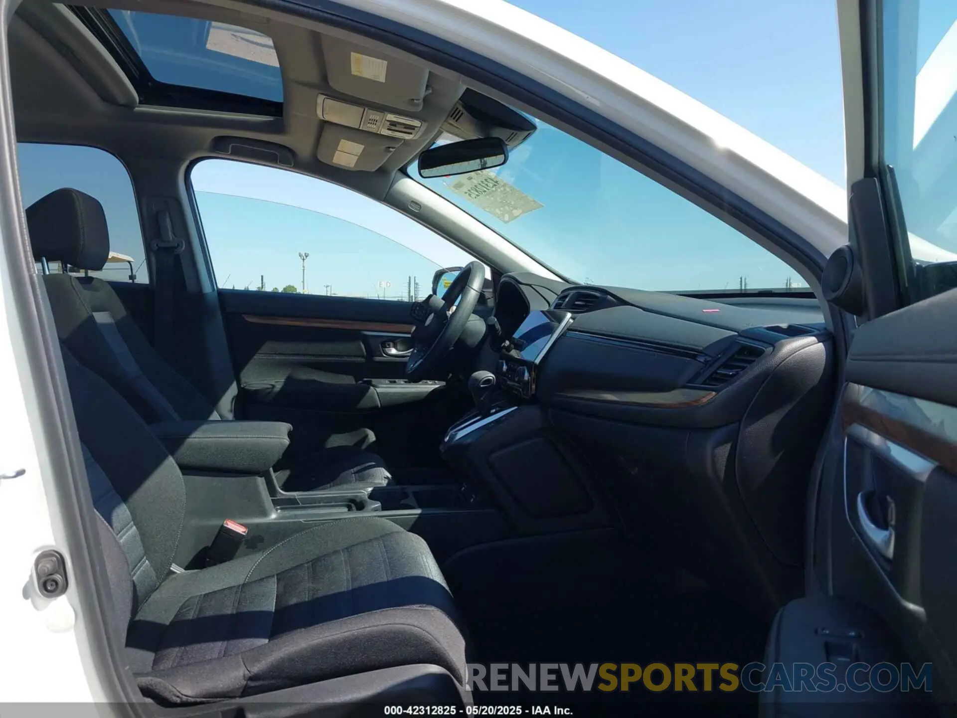 5 Photograph of a damaged car 2HKRW2H56NH664881 HONDA CR-V 2022