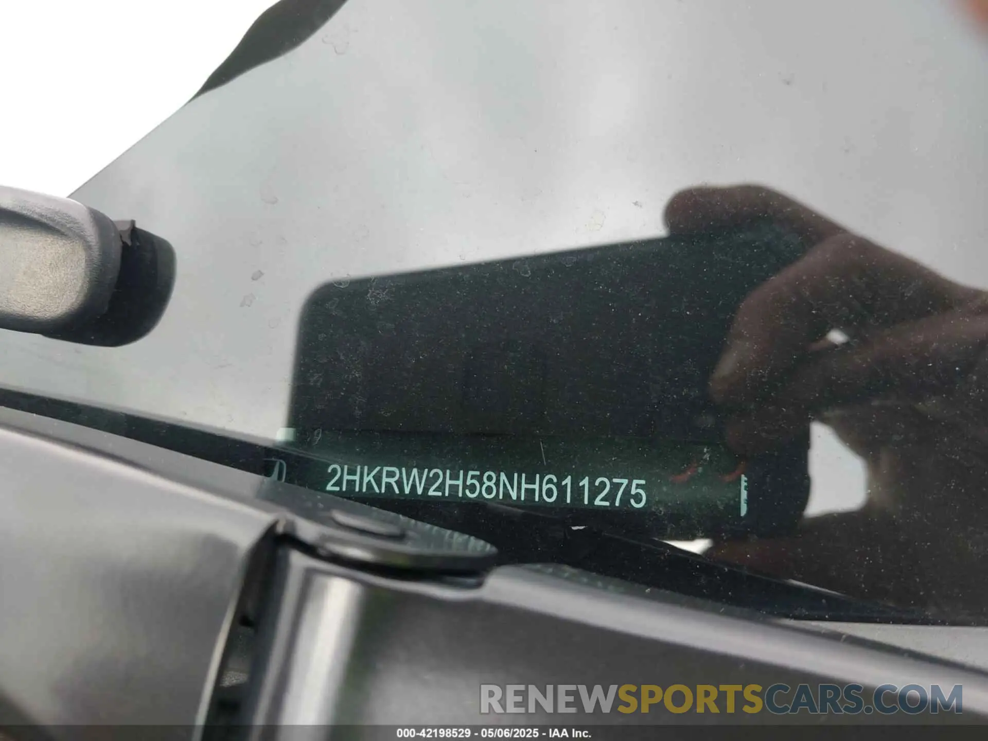 17 Photograph of a damaged car 2HKRW2H58NH611275 HONDA CR-V 2022