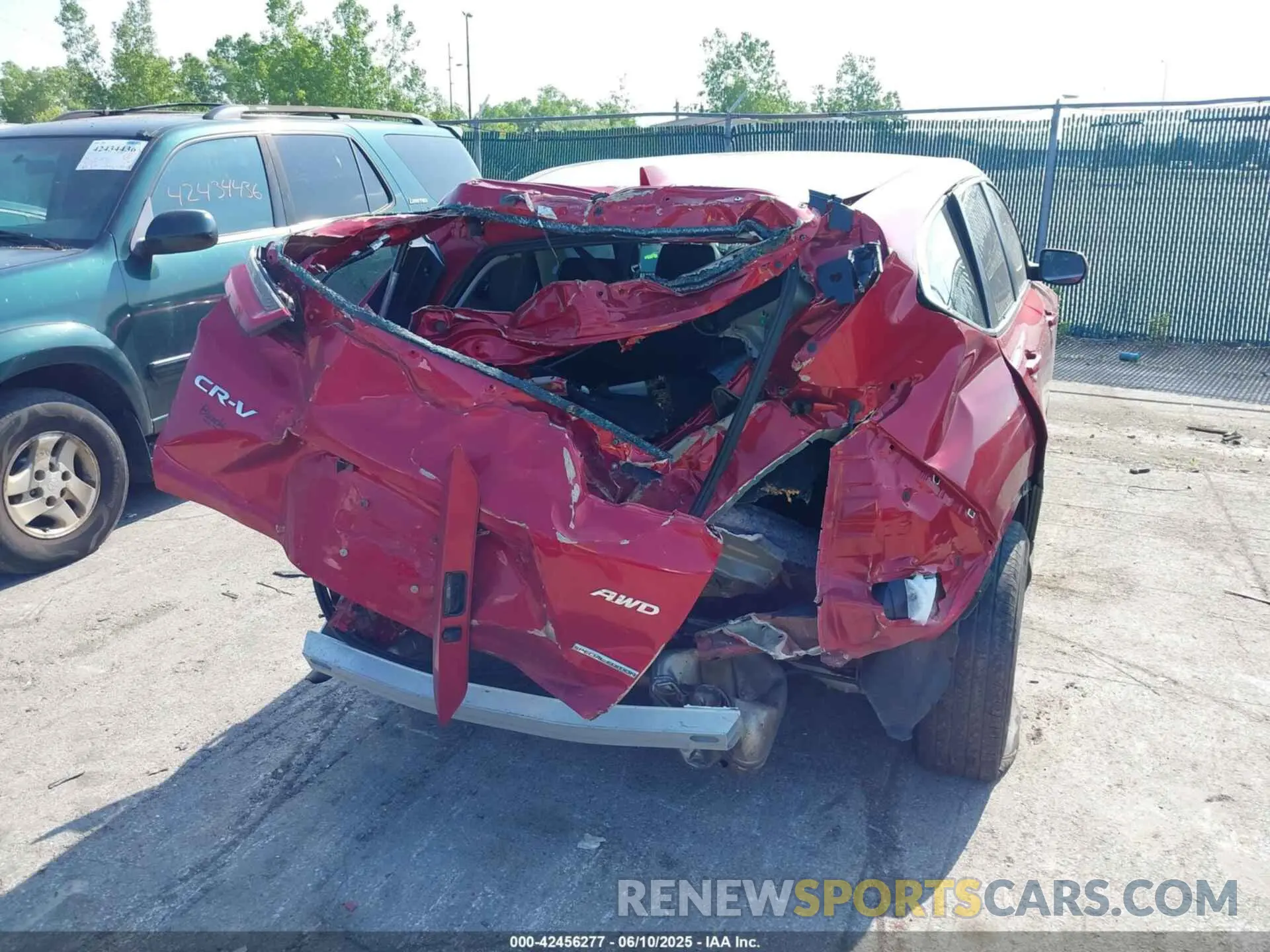 6 Photograph of a damaged car 2HKRW2H7XNH631173 HONDA CR-V 2022