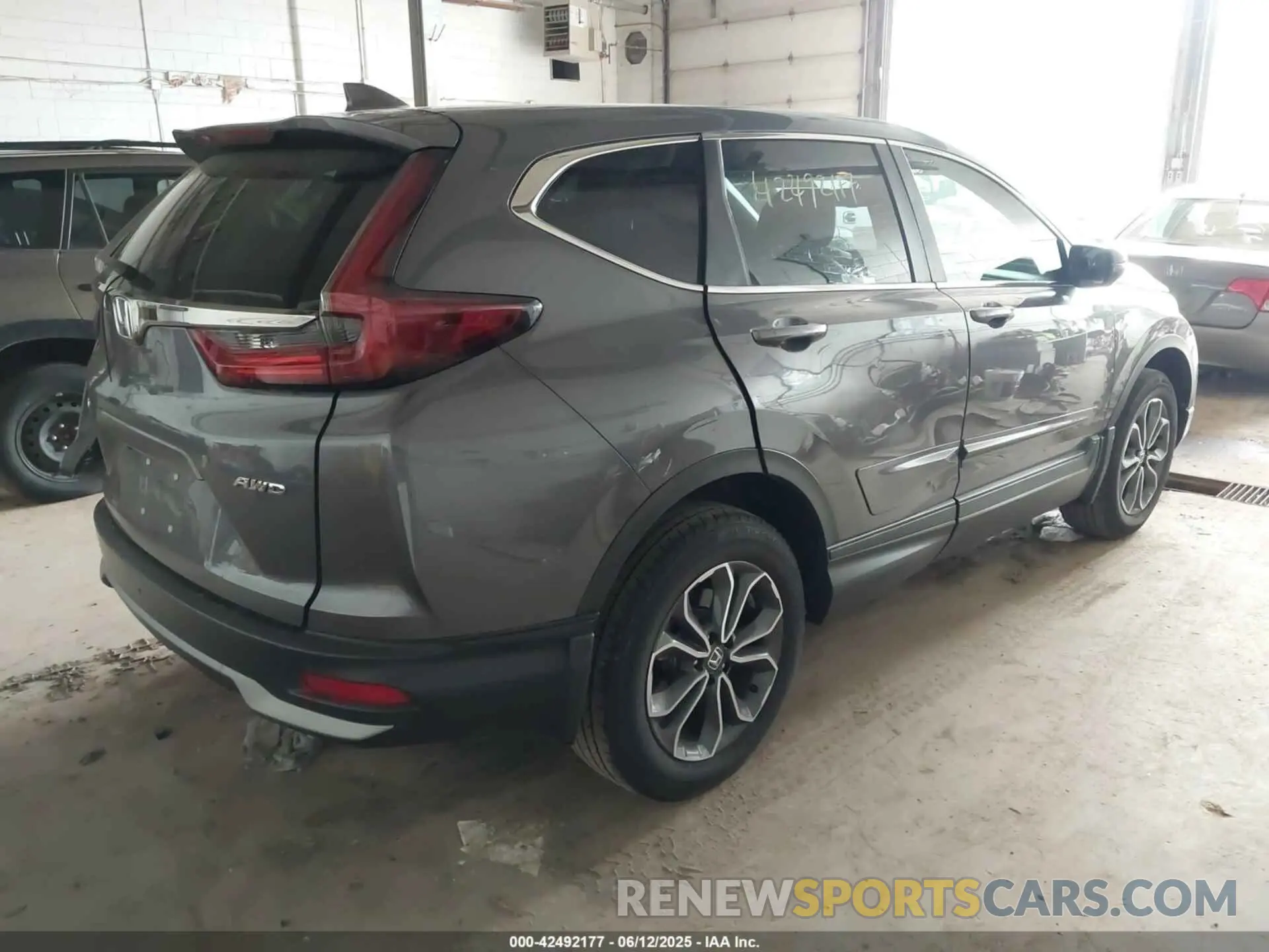 4 Photograph of a damaged car 2HKRW2H82NH635131 HONDA CR-V 2022