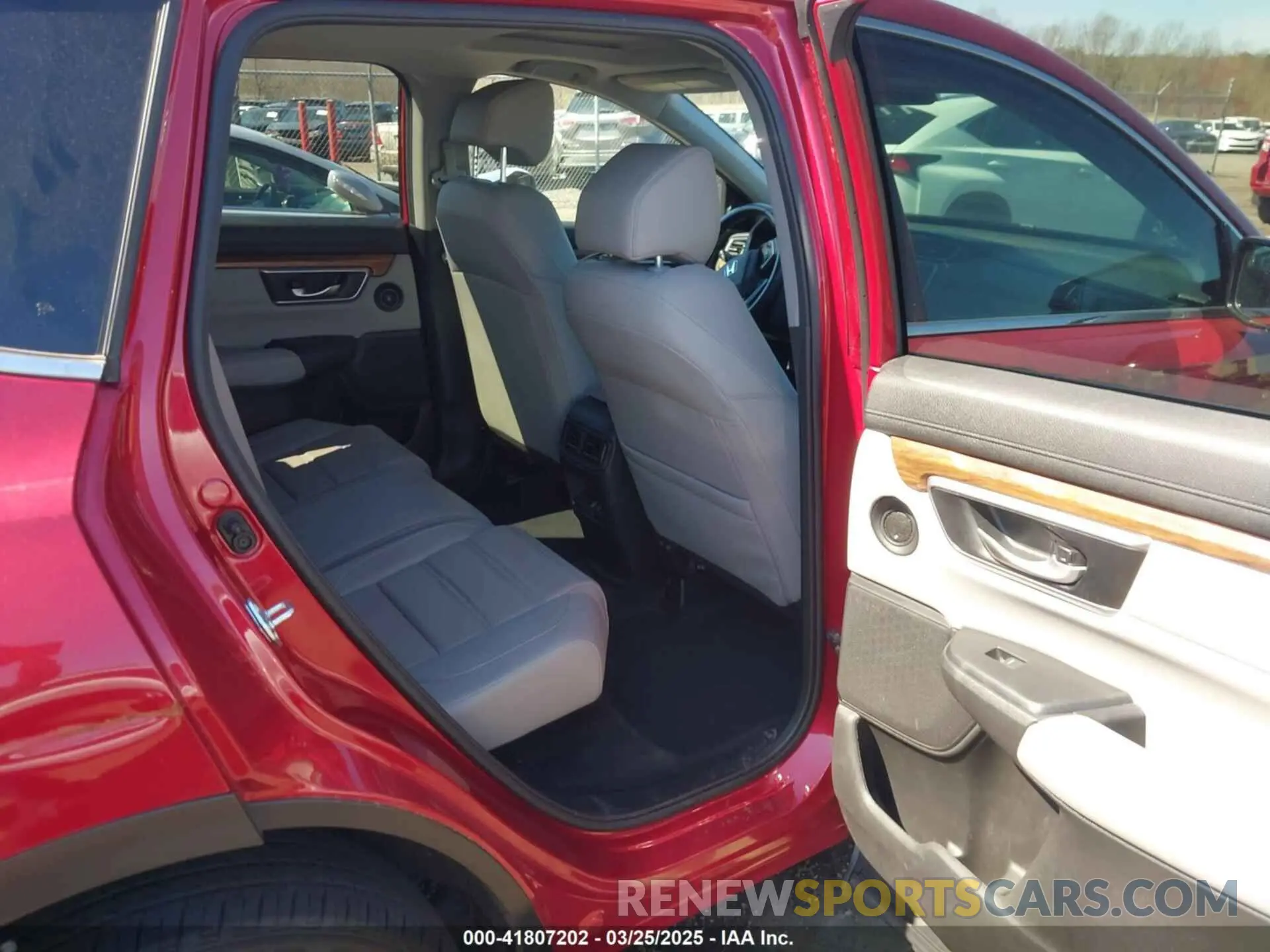 8 Photograph of a damaged car 2HKRW2H85NH656829 HONDA CR-V 2022