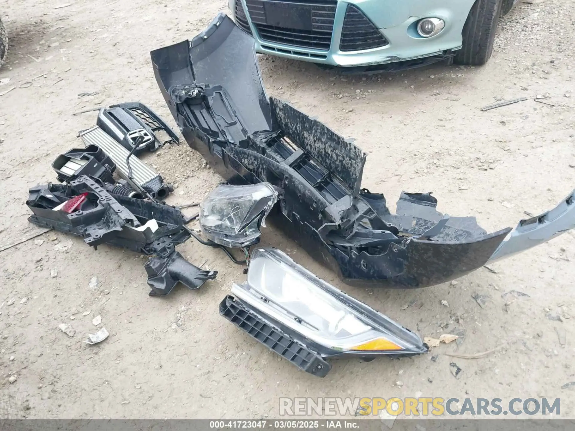 12 Photograph of a damaged car 2HKRW2H87NH637733 HONDA CR-V 2022
