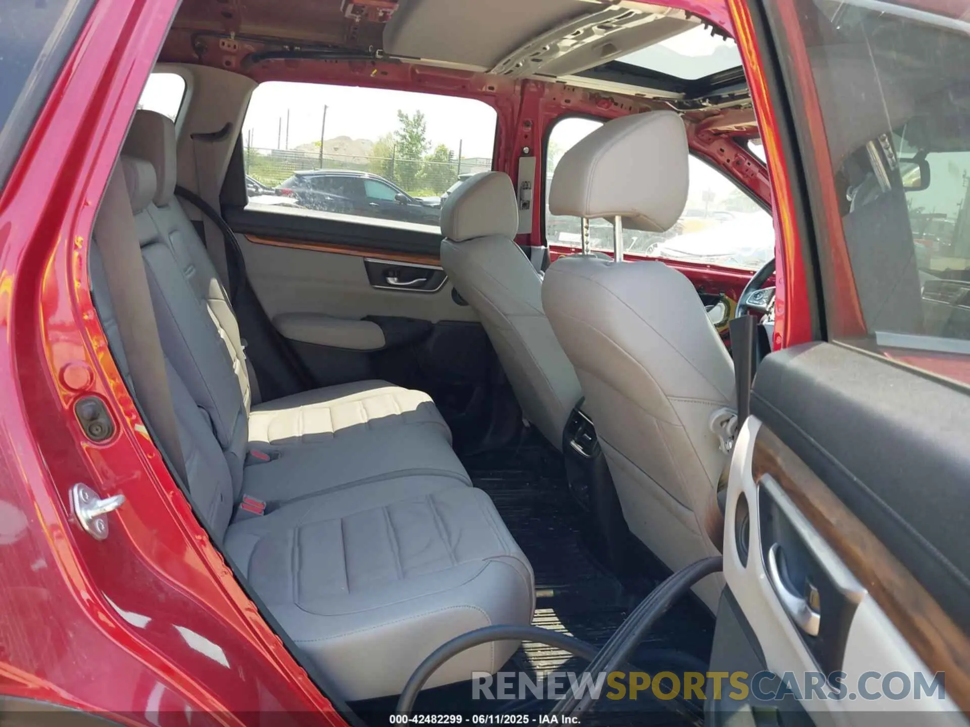 8 Photograph of a damaged car 2HKRW2H87NH656833 HONDA CR-V 2022