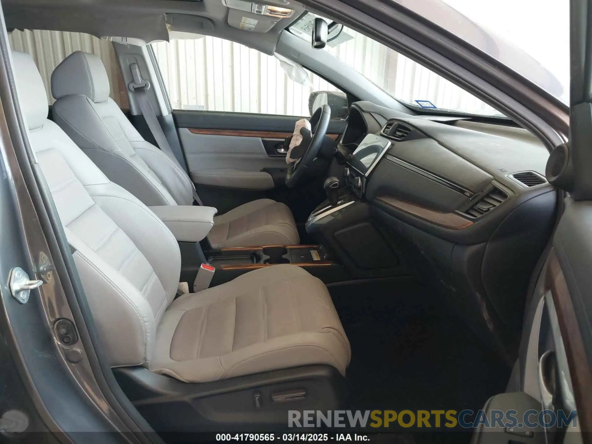 5 Photograph of a damaged car 2HKRW2H95NH647587 HONDA CR-V 2022