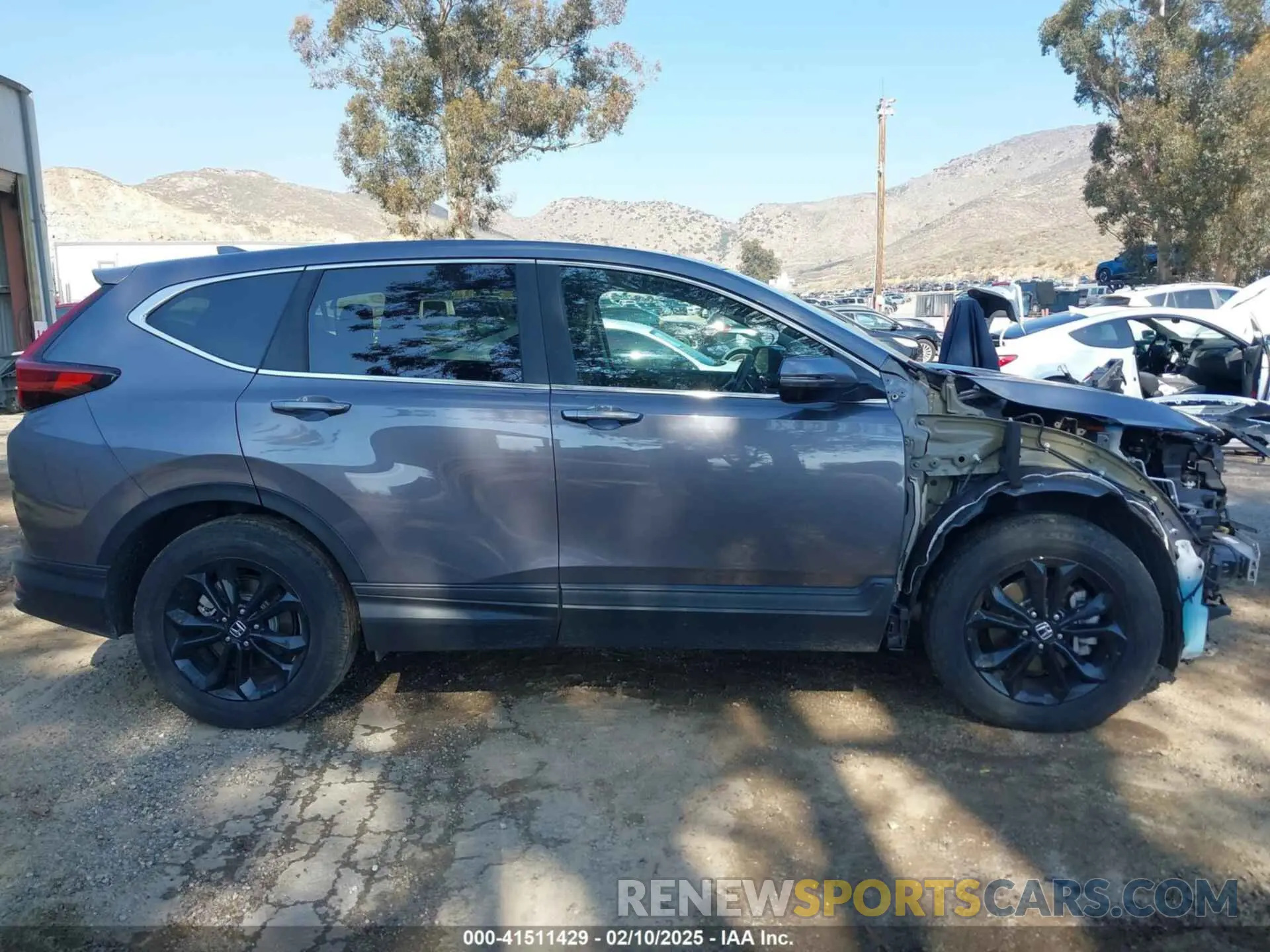 14 Photograph of a damaged car 5J6RT6H86NL022645 HONDA CR-V 2022