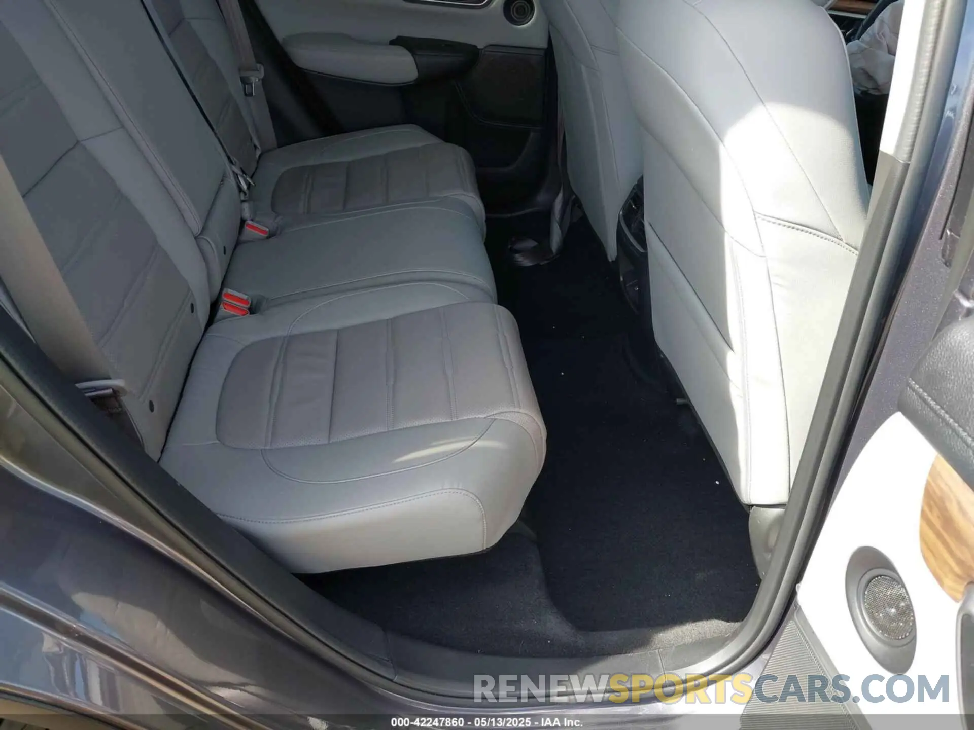 8 Фотография поврежденного автомобиля 7FARW2H95NE040625 HONDA CR-V 2022