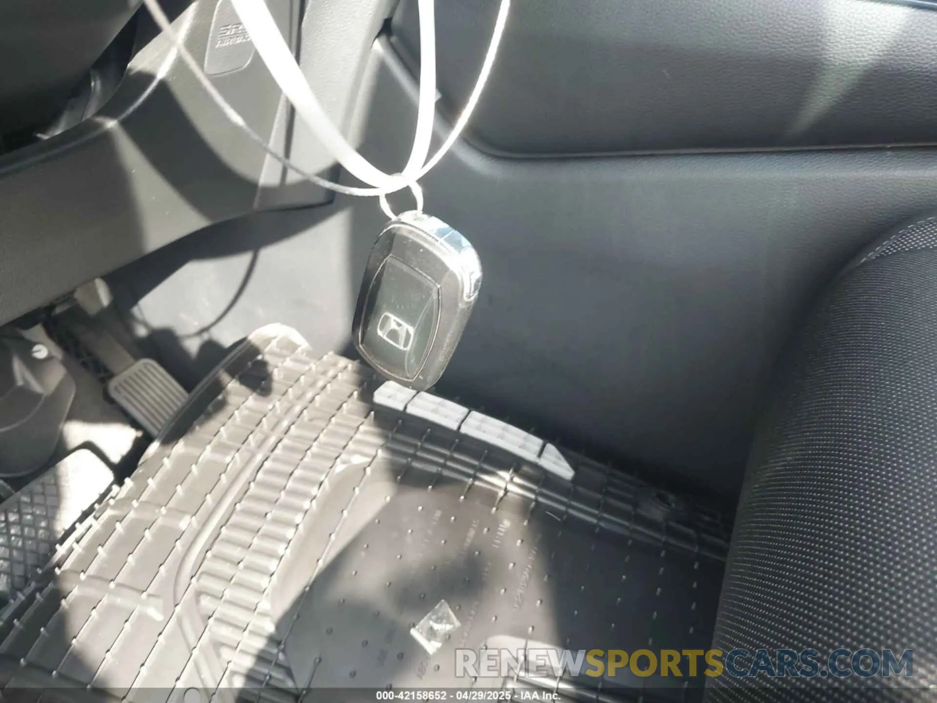11 Photograph of a damaged car 2HKRS3H28PH305056 HONDA CR-V 2023