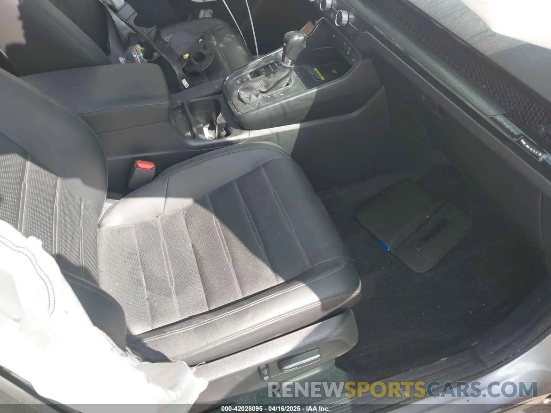 5 Photograph of a damaged car 2HKRS3H75PH302319 HONDA CR-V 2023