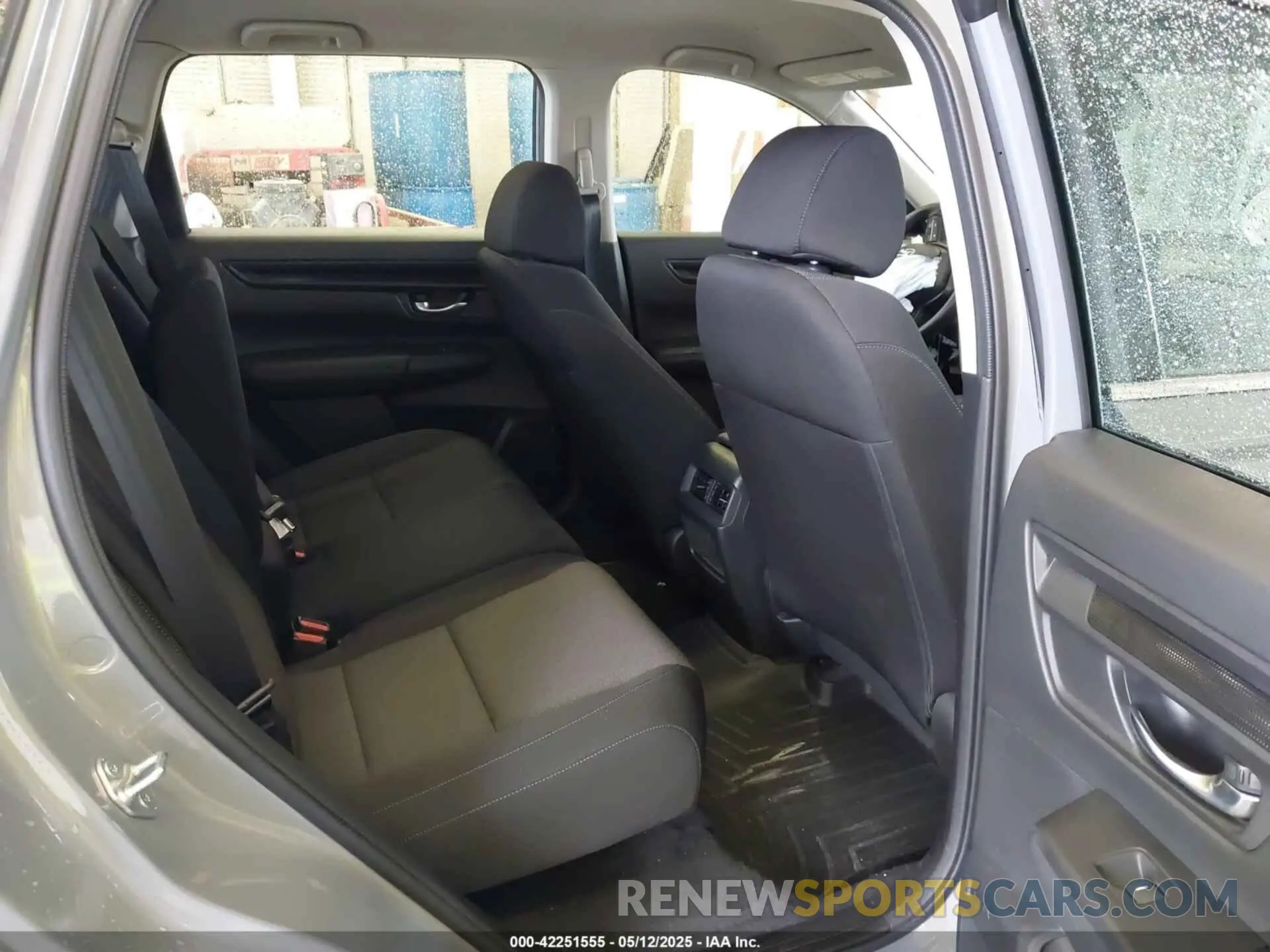 8 Photograph of a damaged car 2HKRS4H20PH431143 HONDA CR-V 2023