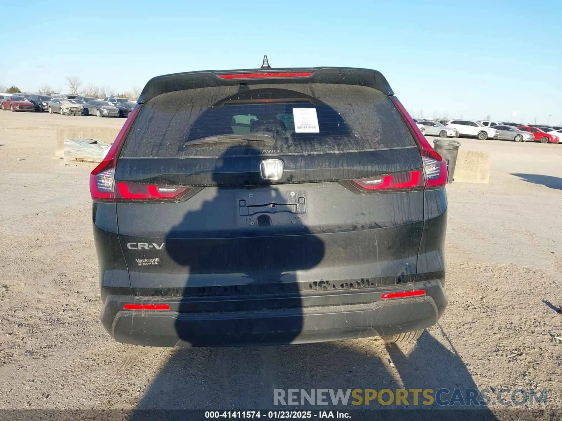 17 Photograph of a damaged car 2HKRS4H26PH435567 HONDA CR-V 2023