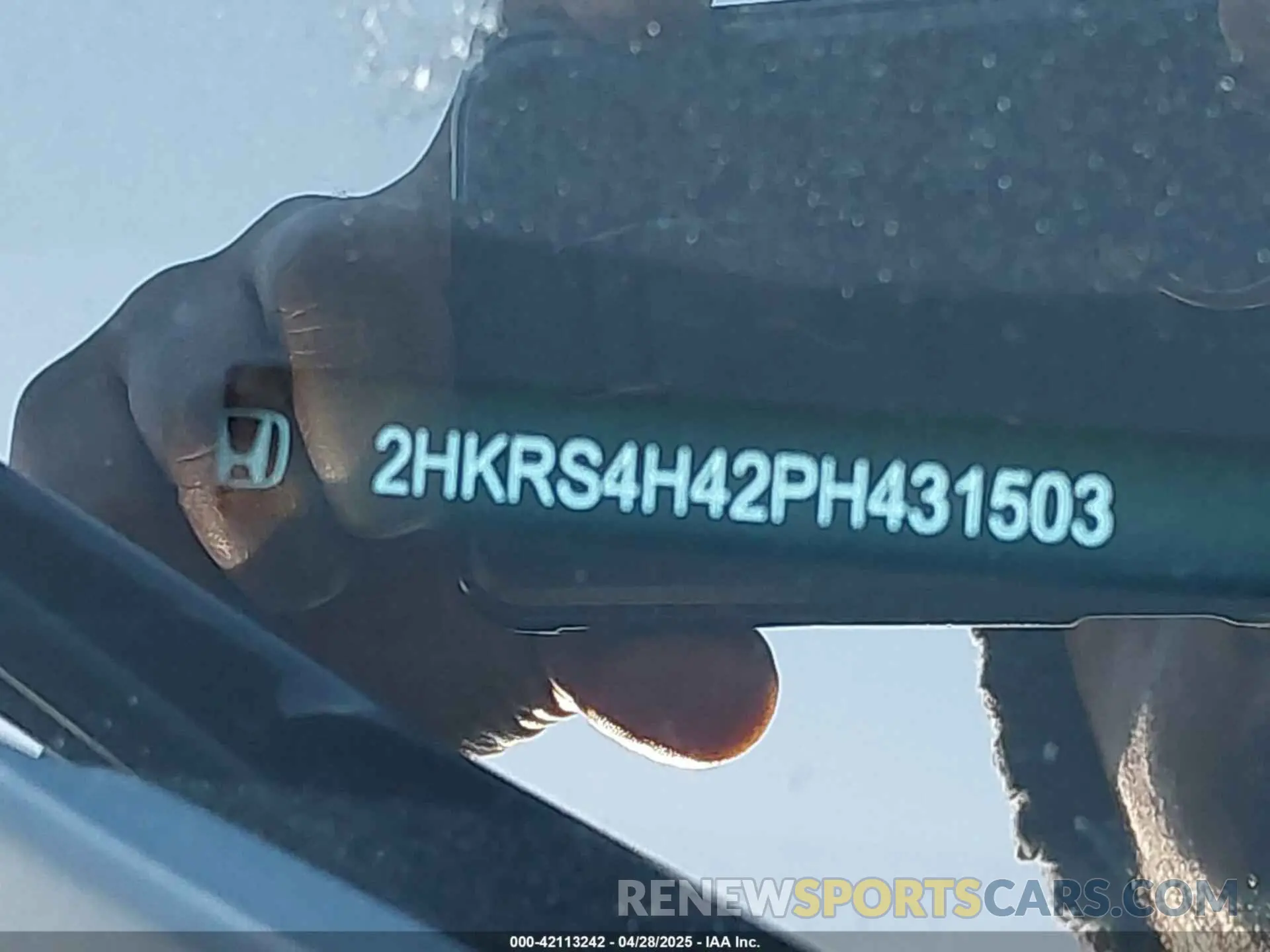 17 Фотография поврежденного автомобиля 2HKRS4H42PH431503 HONDA CR-V 2023