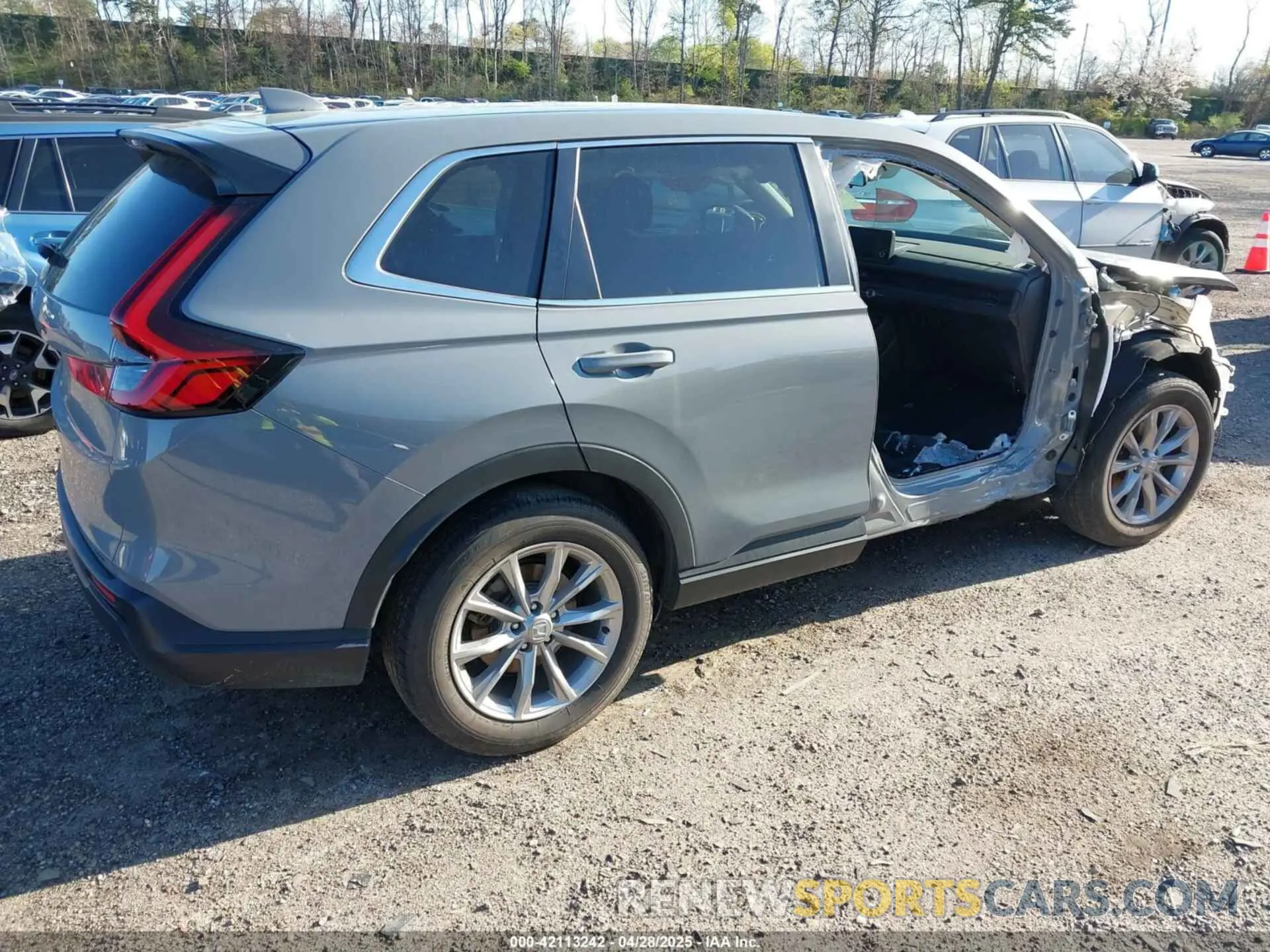 4 Фотография поврежденного автомобиля 2HKRS4H42PH431503 HONDA CR-V 2023
