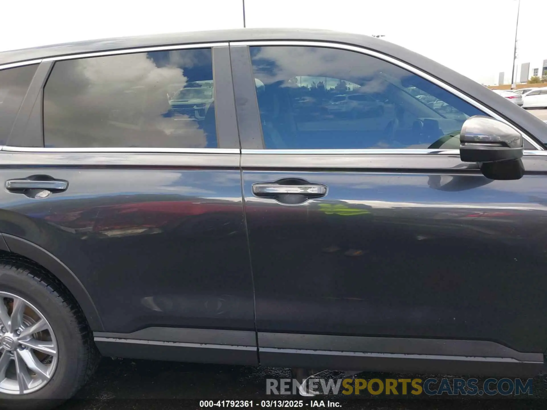 14 Photograph of a damaged car 2HKRS4H43PH400468 HONDA CR-V 2023