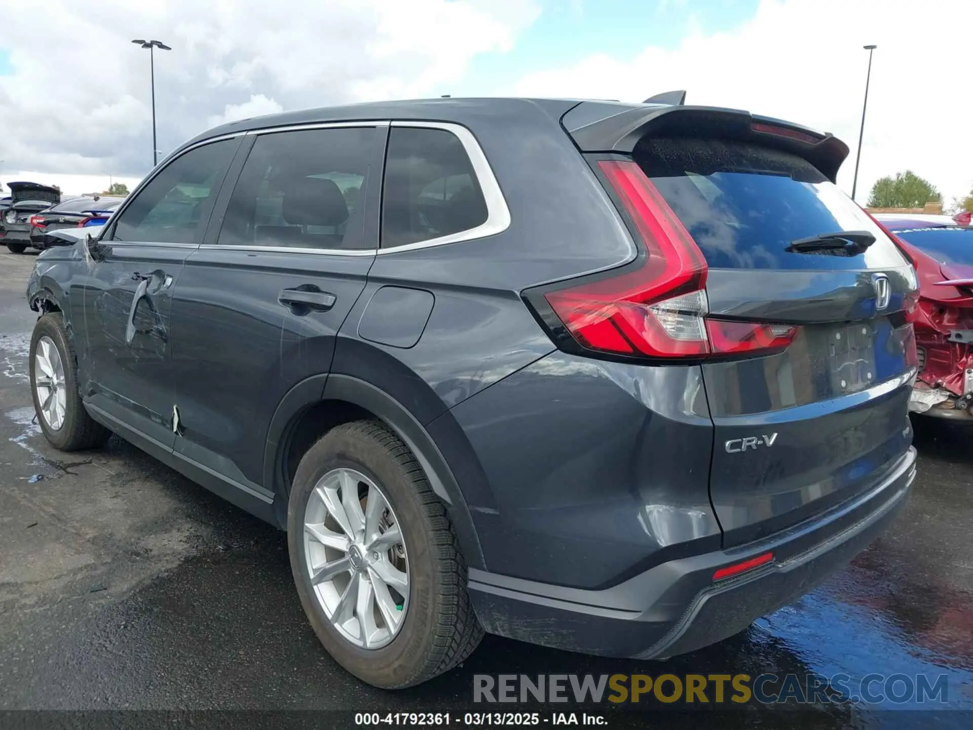 3 Photograph of a damaged car 2HKRS4H43PH400468 HONDA CR-V 2023