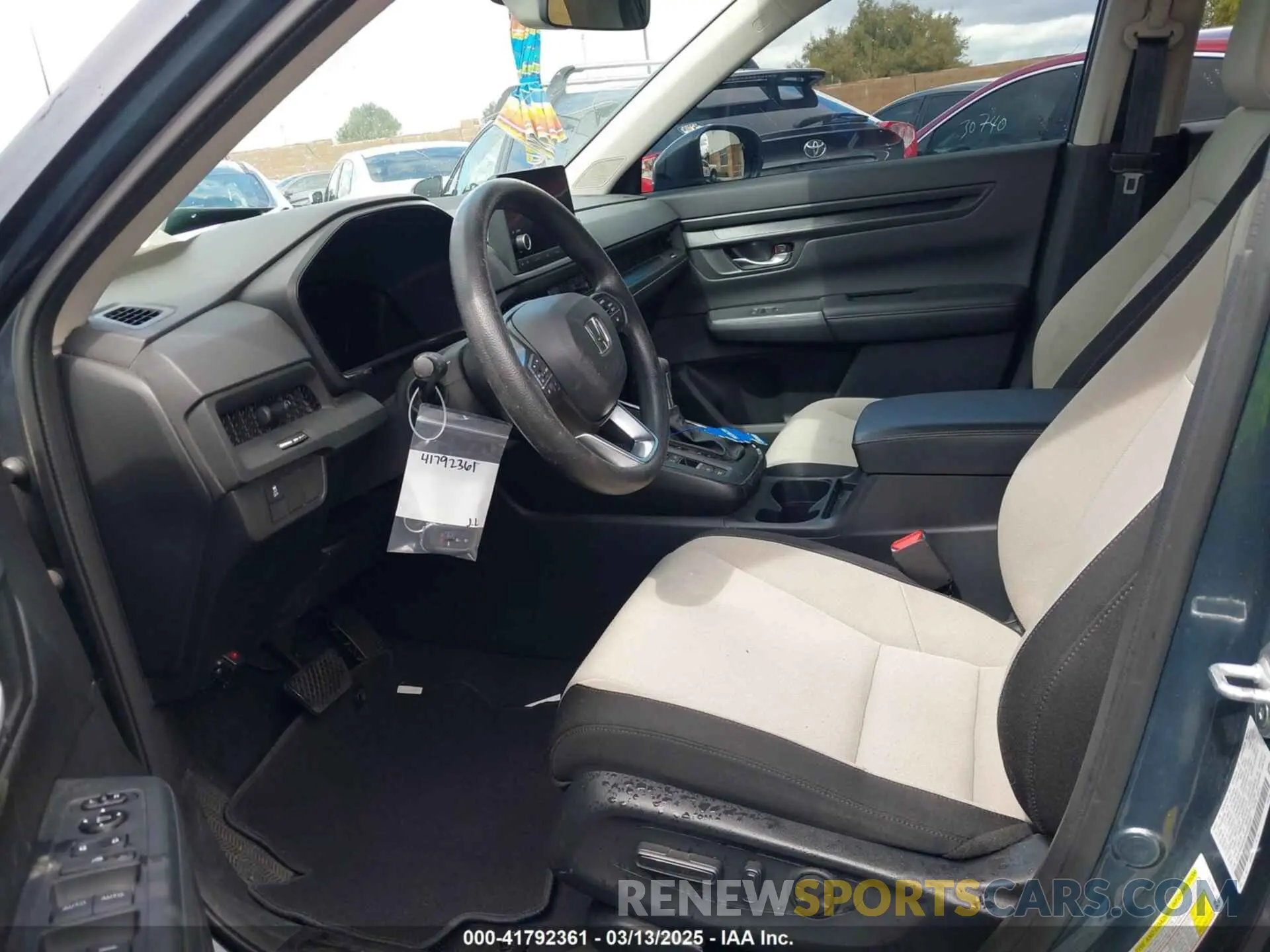 5 Photograph of a damaged car 2HKRS4H43PH400468 HONDA CR-V 2023