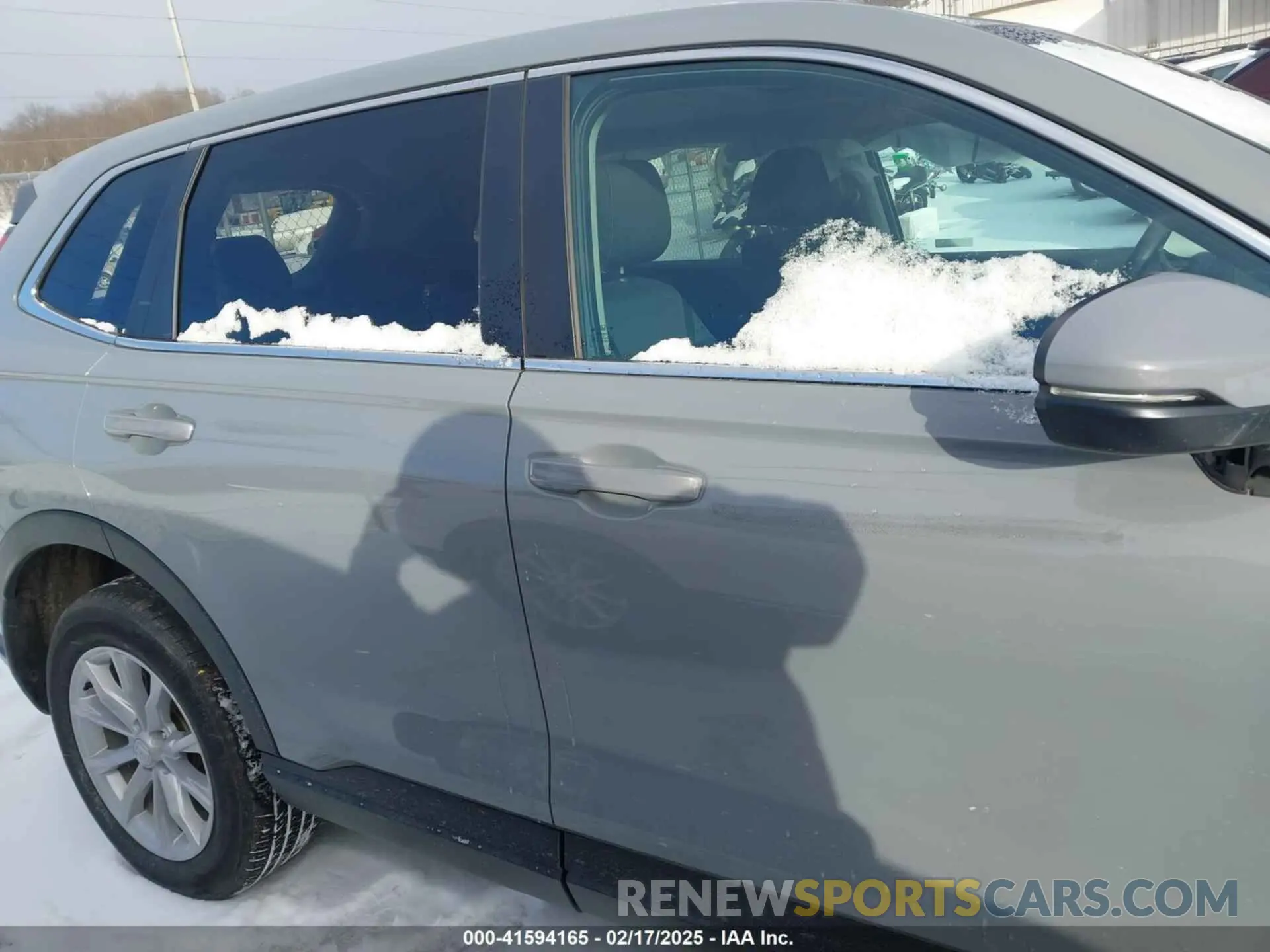 13 Photograph of a damaged car 2HKRS4H47PH411408 HONDA CR-V 2023