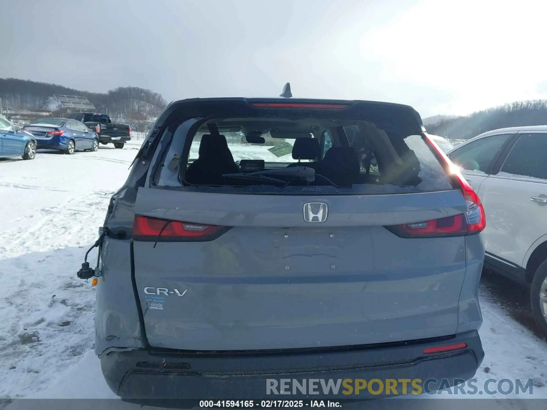 17 Photograph of a damaged car 2HKRS4H47PH411408 HONDA CR-V 2023
