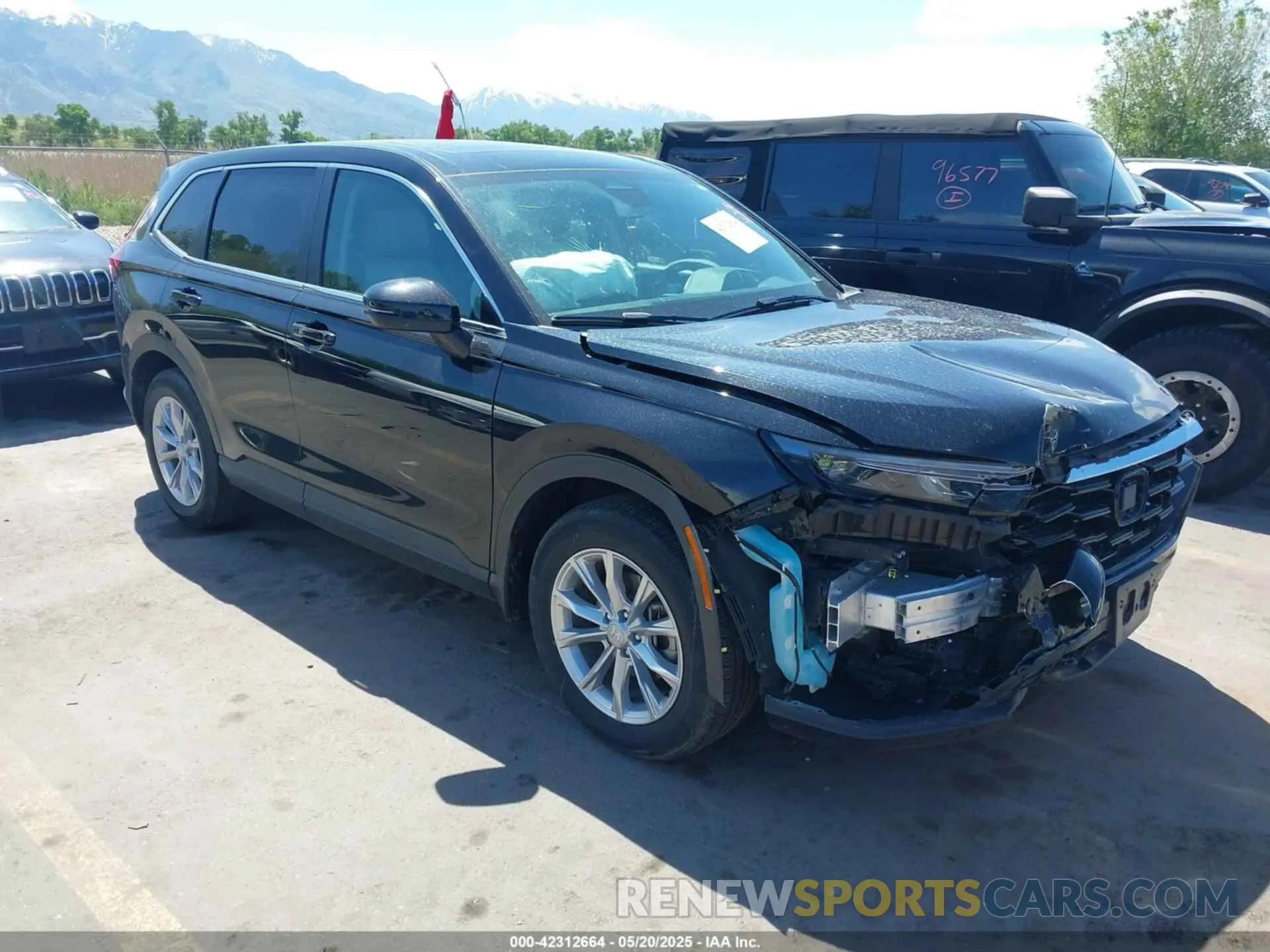 1 Фотография поврежденного автомобиля 2HKRS4H47PH432890 HONDA CR-V 2023