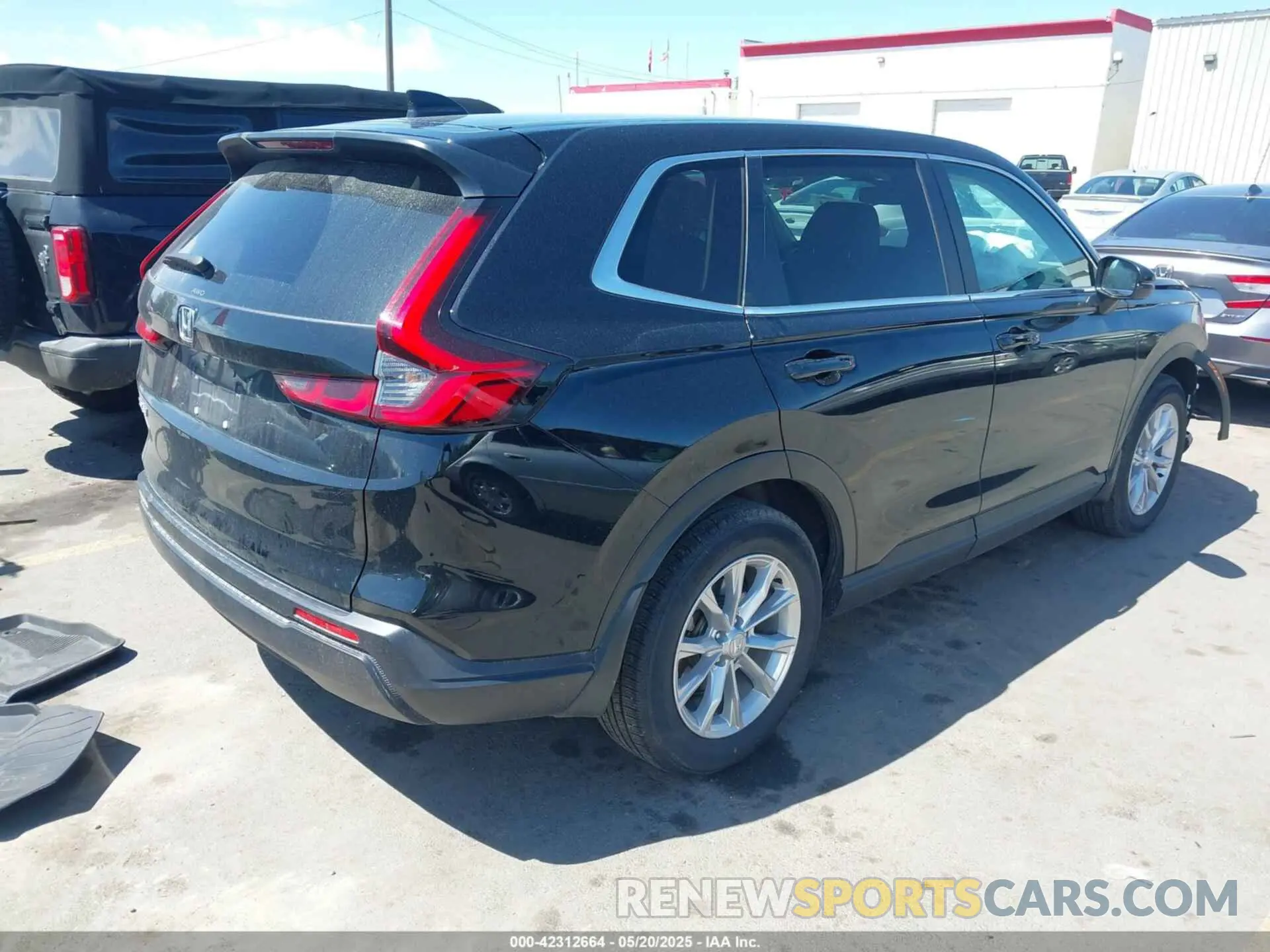 4 Фотография поврежденного автомобиля 2HKRS4H47PH432890 HONDA CR-V 2023