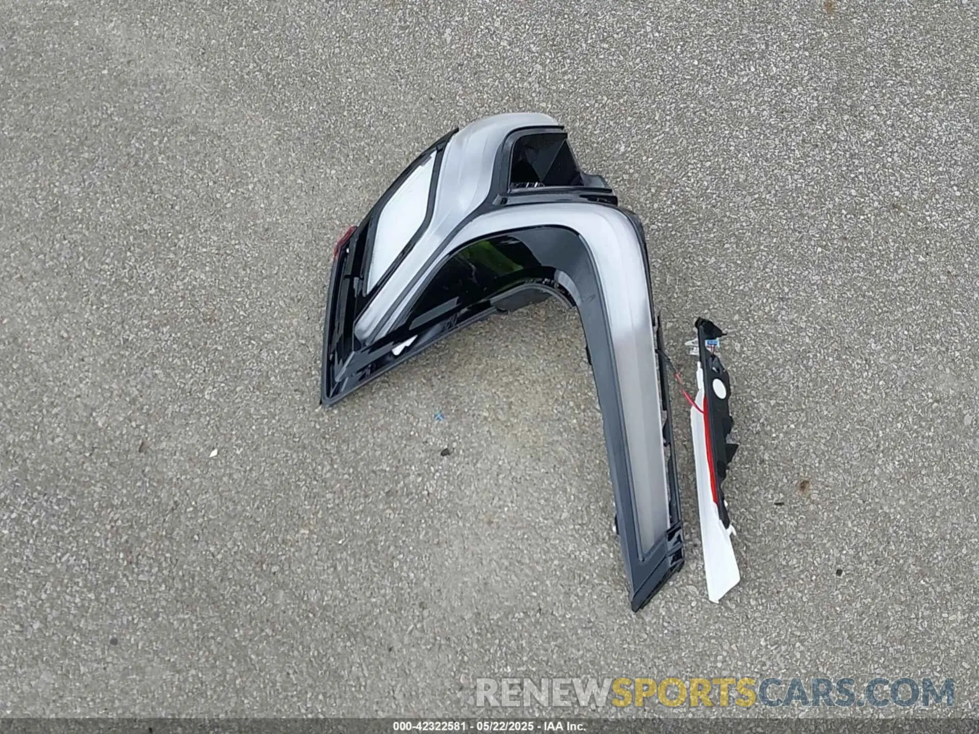 12 Photograph of a damaged car 2HKRS4H4XPH415601 HONDA CR-V 2023