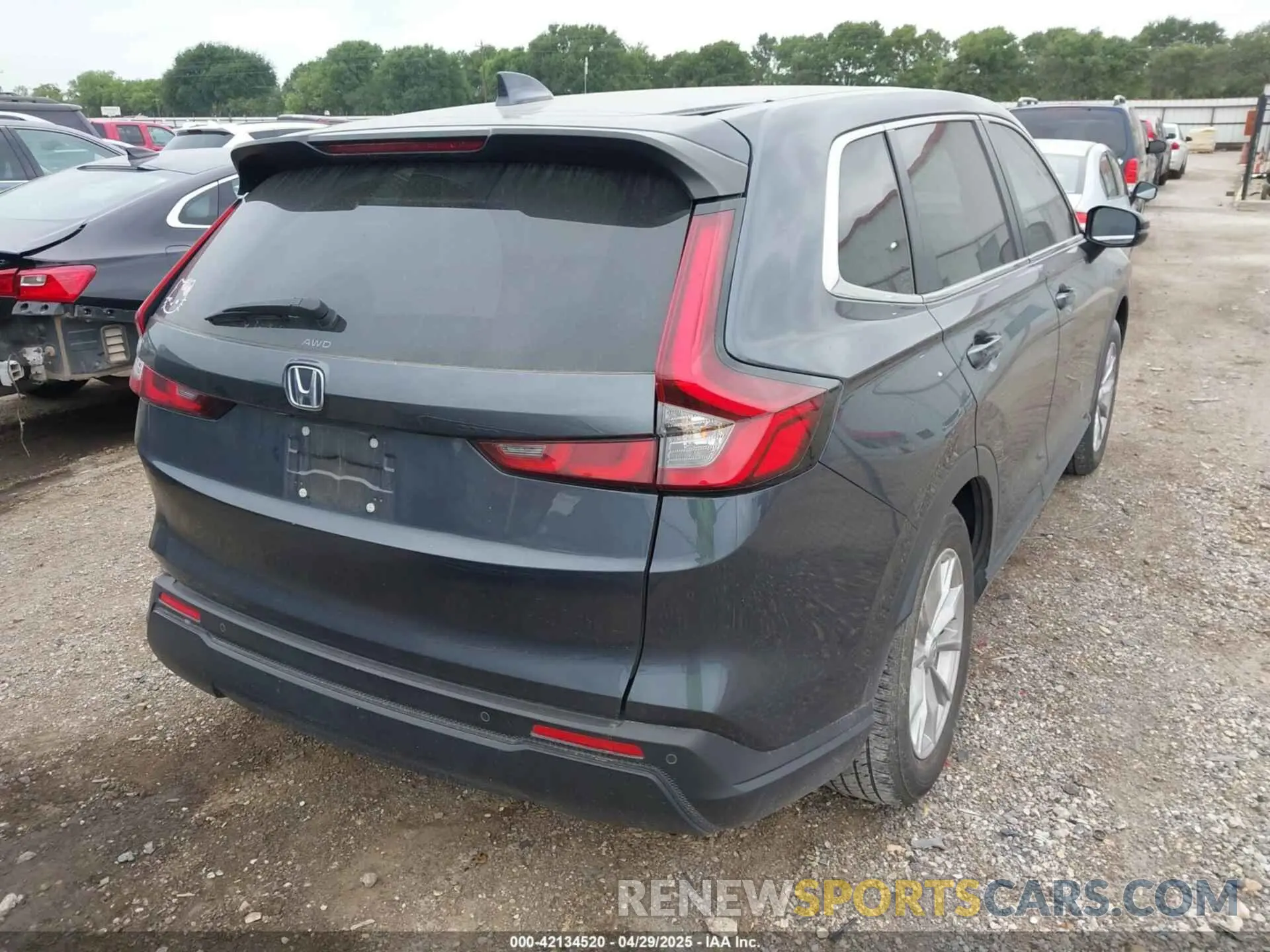 4 Photograph of a damaged car 2HKRS4H72PH439966 HONDA CR-V 2023