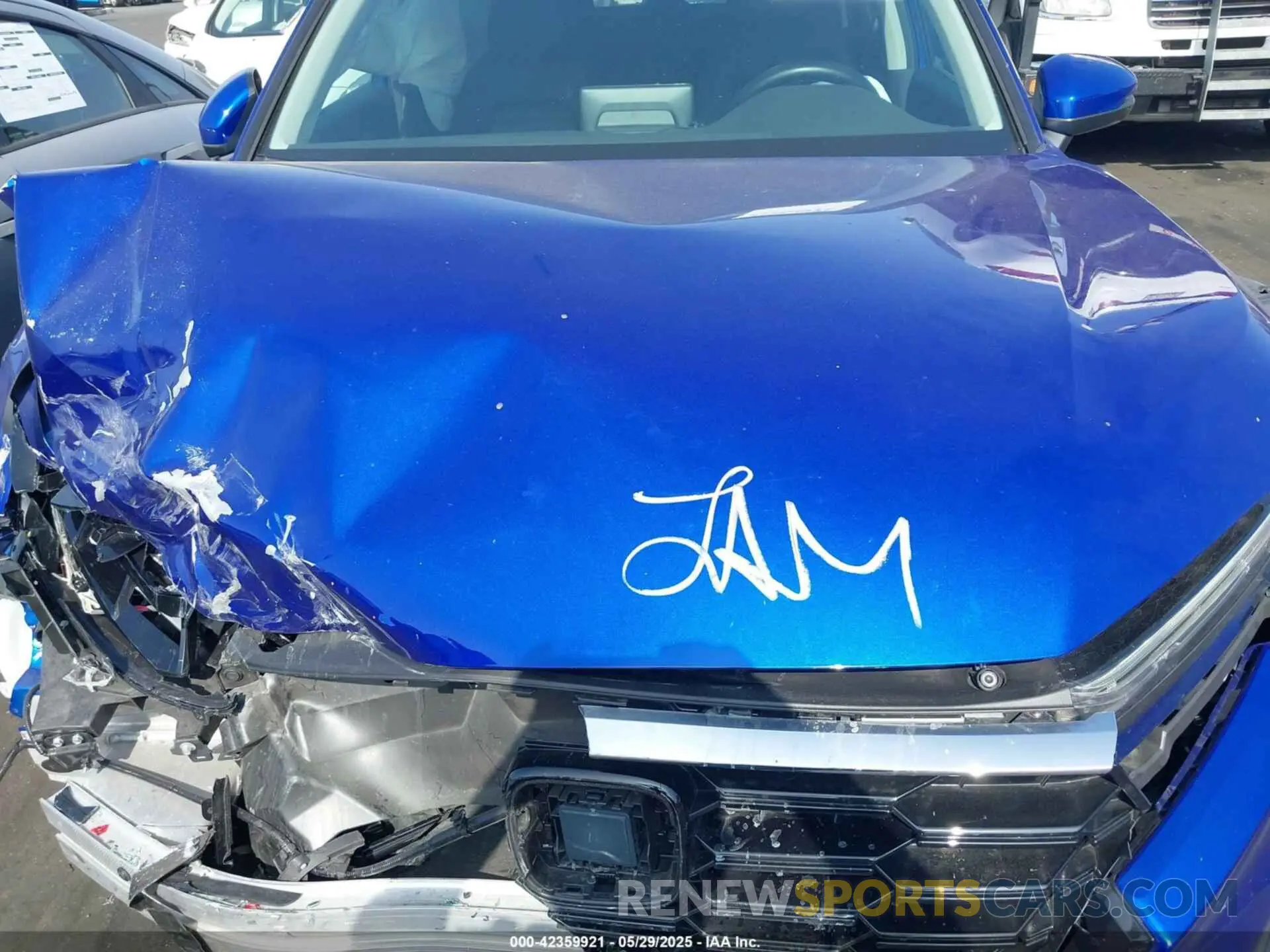 10 Photograph of a damaged car 2HKRS4H73PH404367 HONDA CR-V 2023
